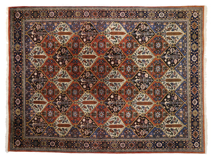 10 x 13 Vintage Persian Bakhtiari Rug 77086