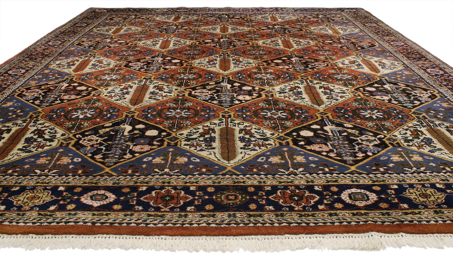10 x 13 Vintage Persian Bakhtiari Rug 77086