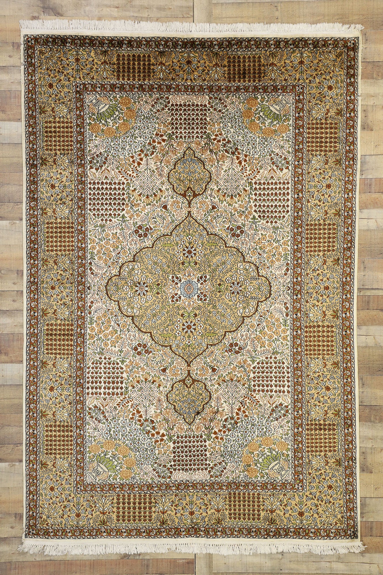 6 x 9 Vintage Kashmir Rug 77224