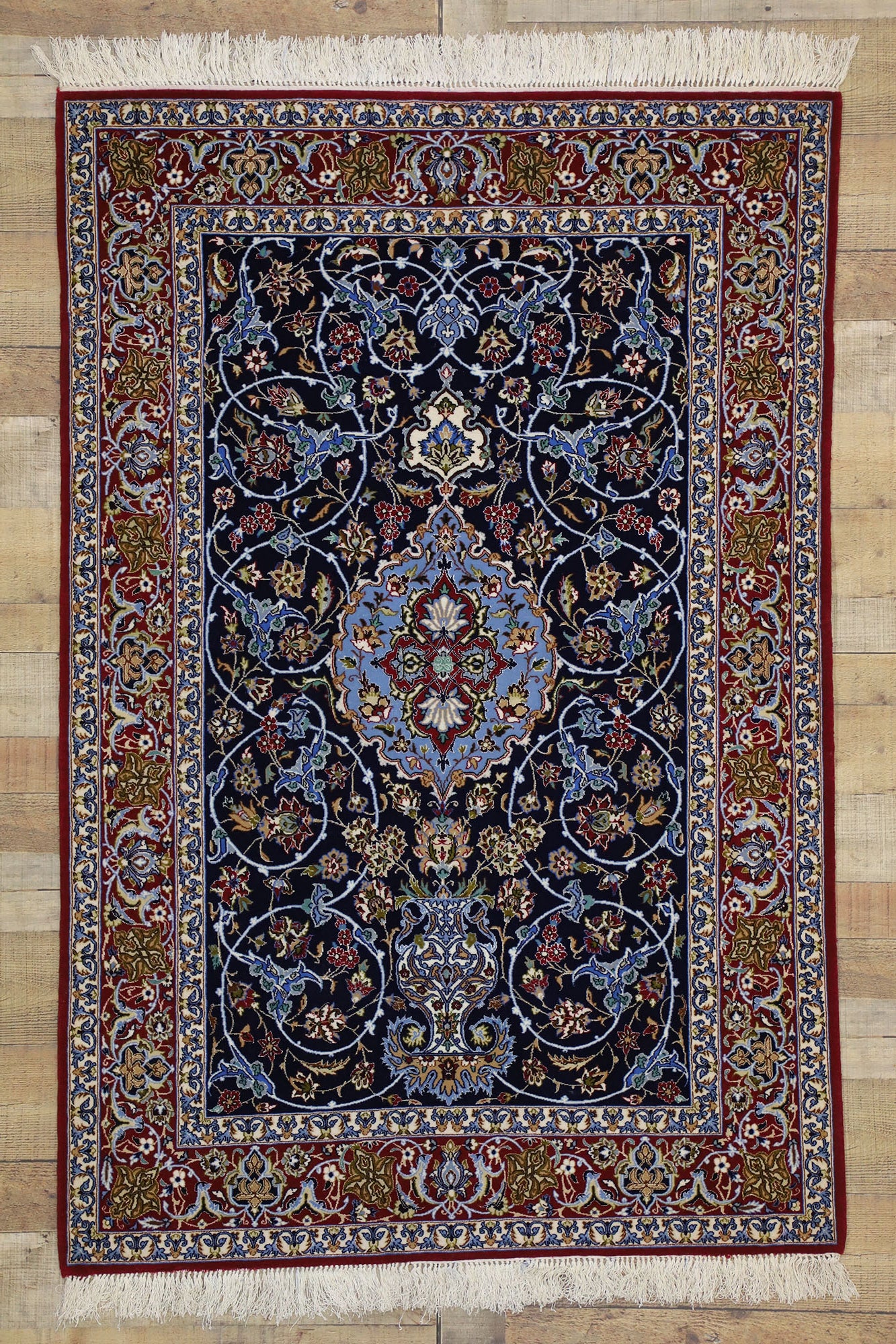 4 x 6 Vintage Isfahan Rug 77253
