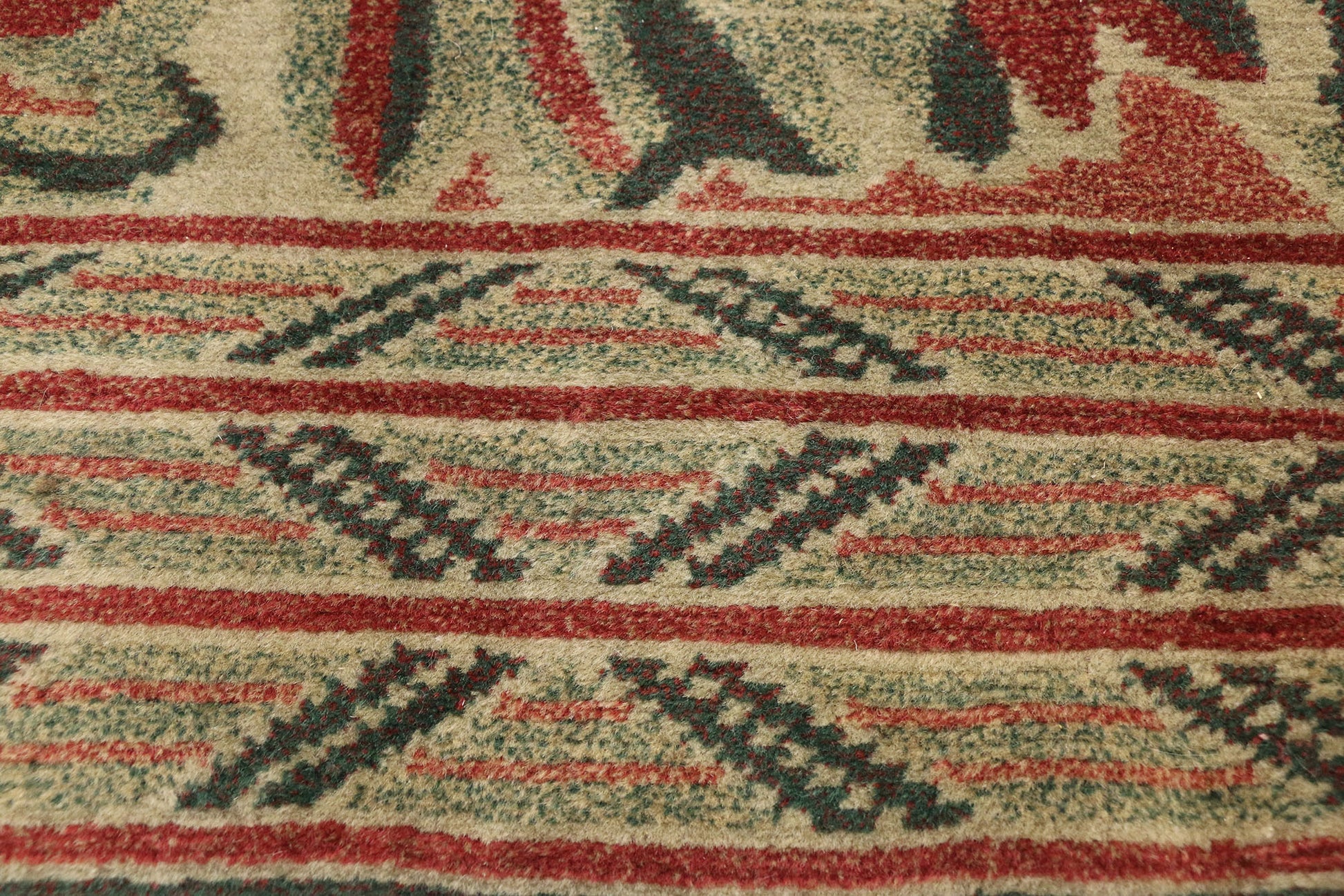 6 x 9 Vintage Swedish Rug 77272