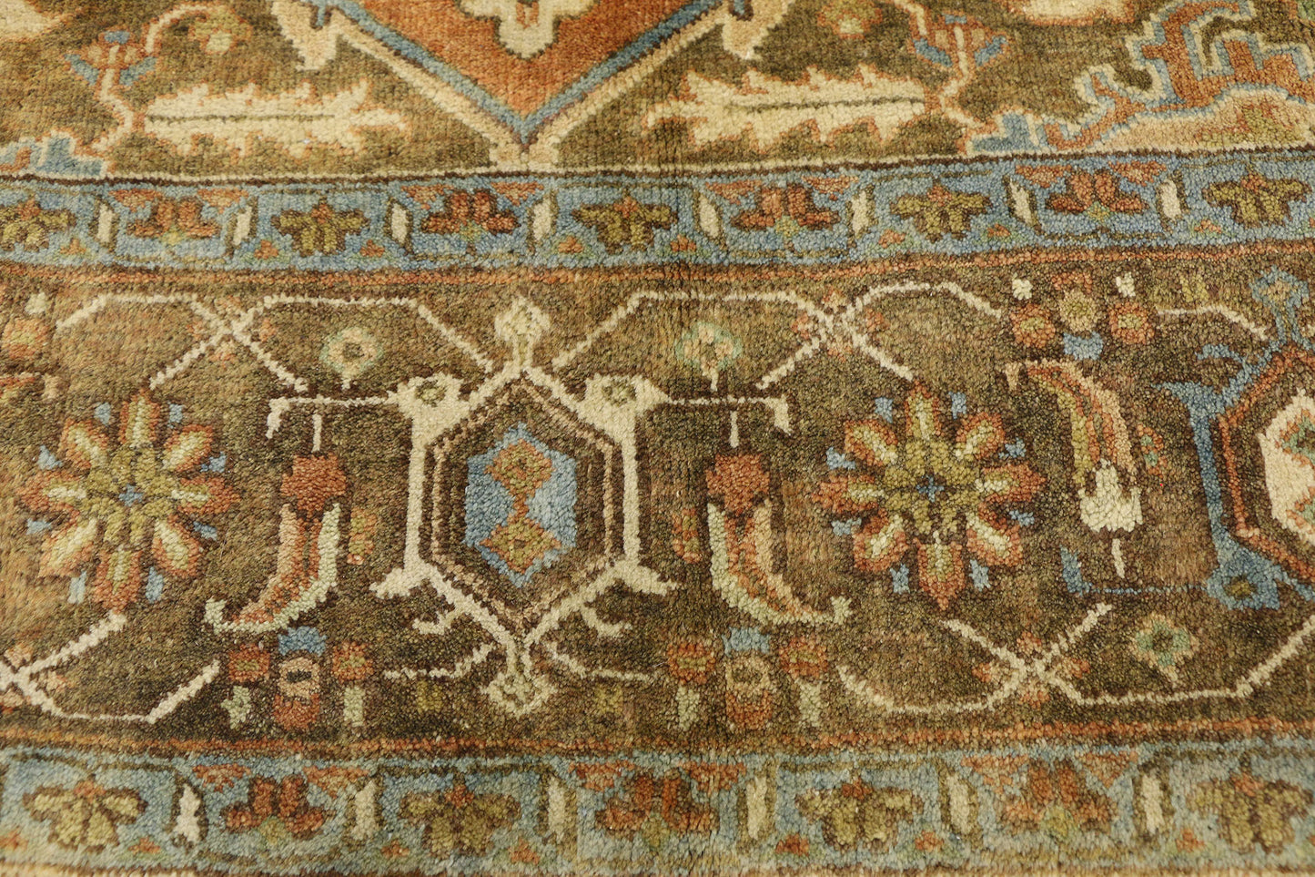 8 x 10 Vintage Heriz Rug 77309
