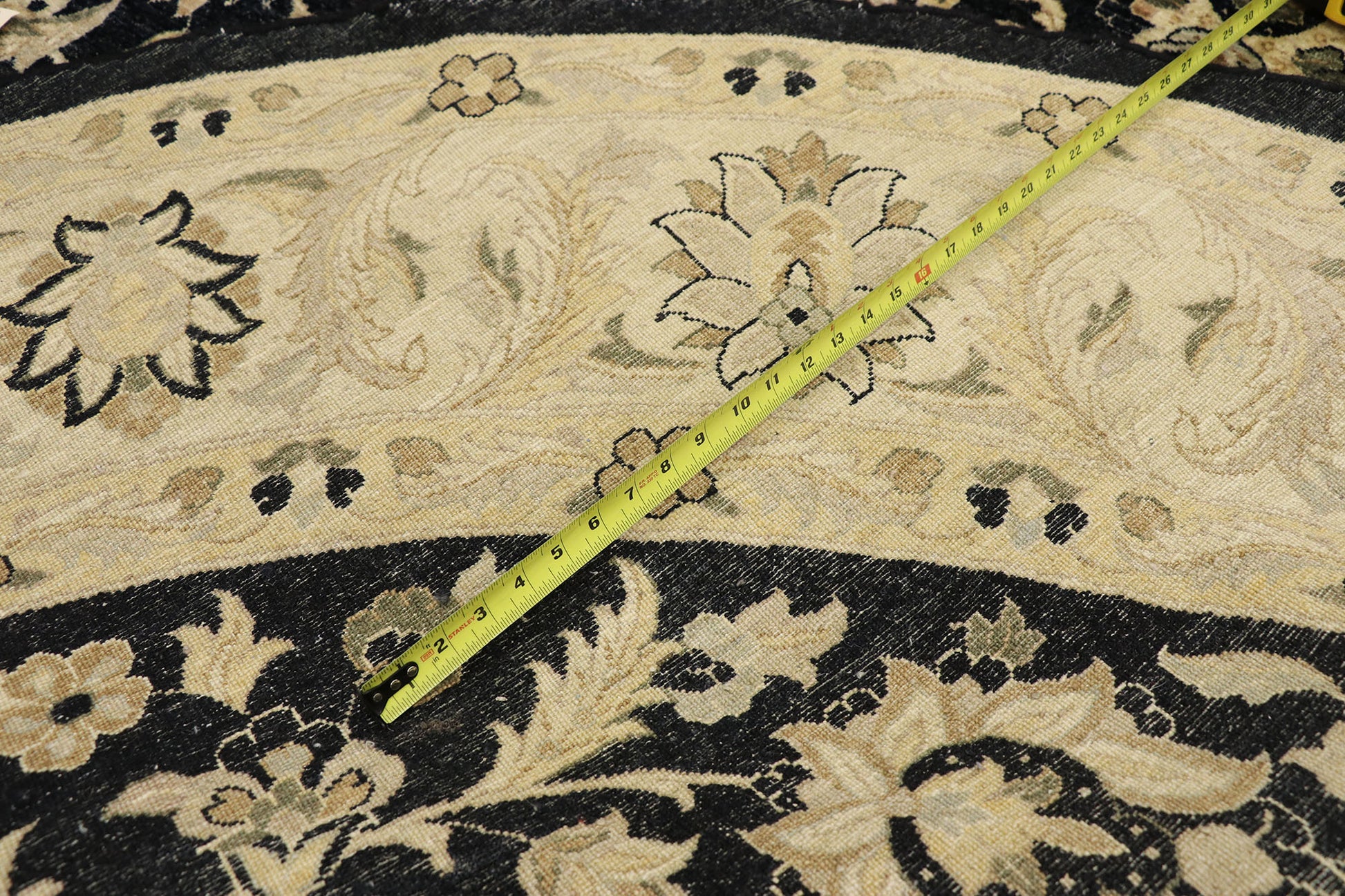 9 x 9 Vintage Indian Round Area Rug 77361