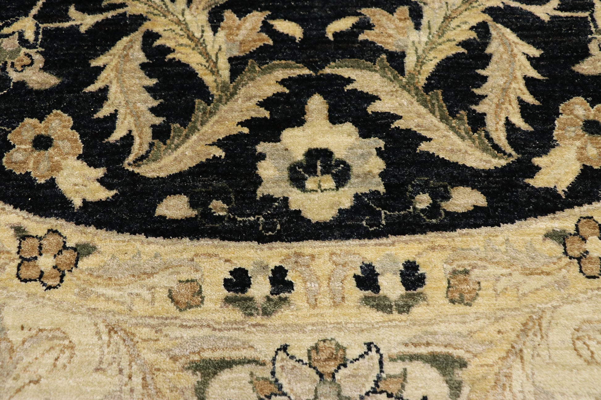 9 x 9 Vintage Indian Round Area Rug 77361