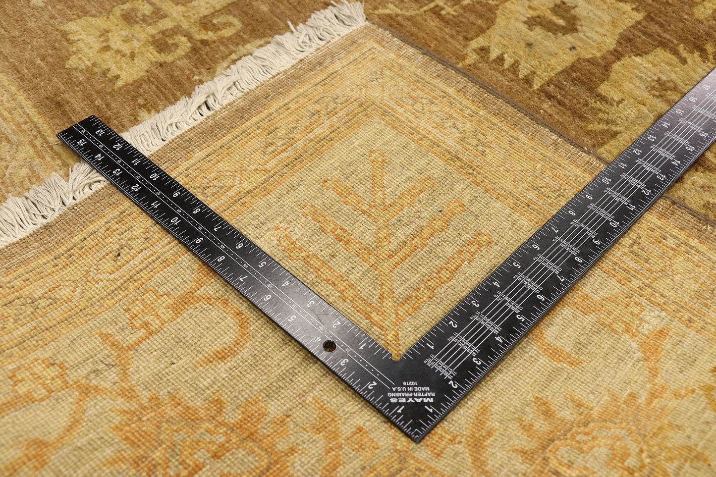 6 x 9 Traditional Indian Rug 77422