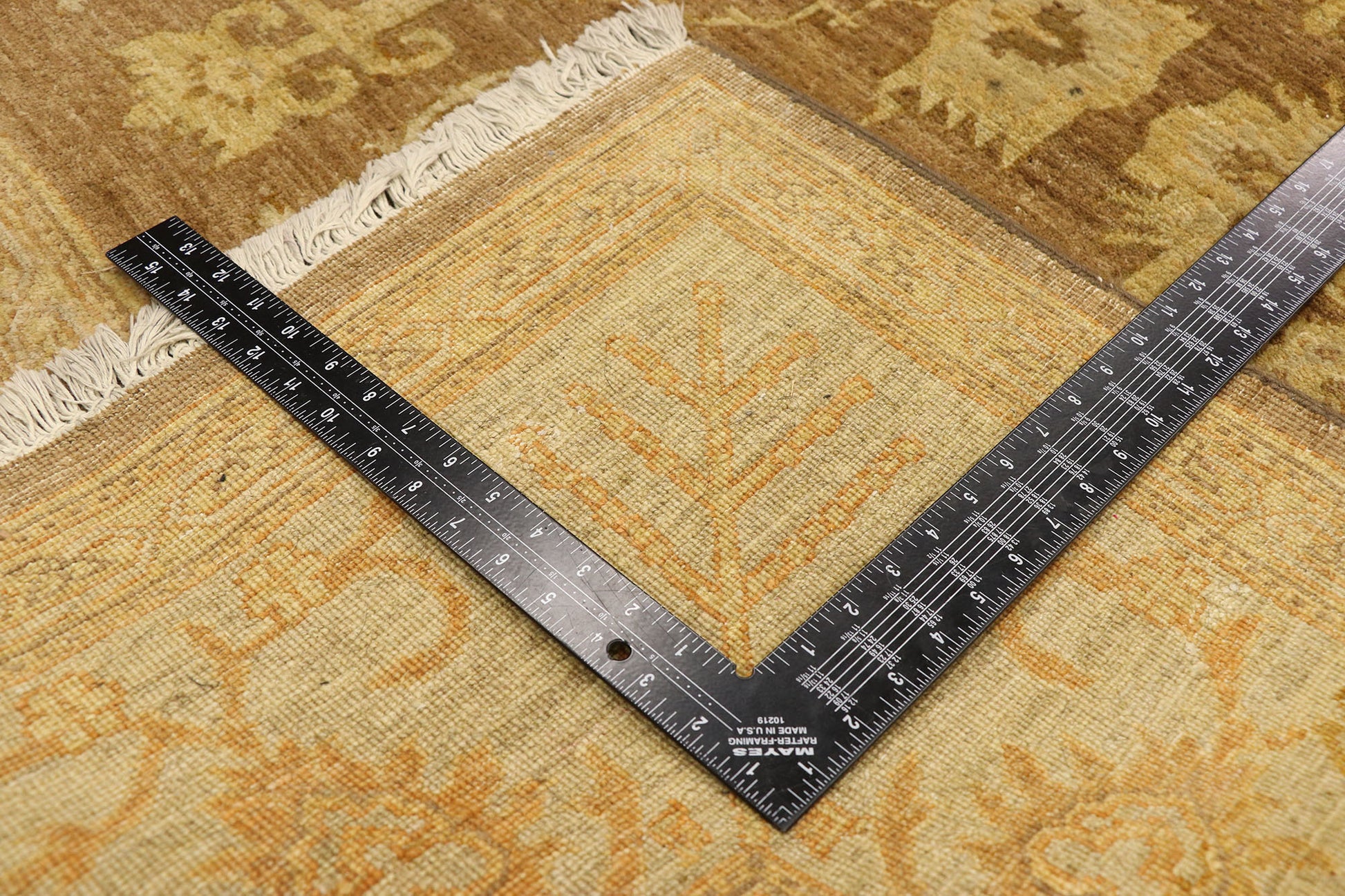 6 x 9 Traditional Indian Rug 77422