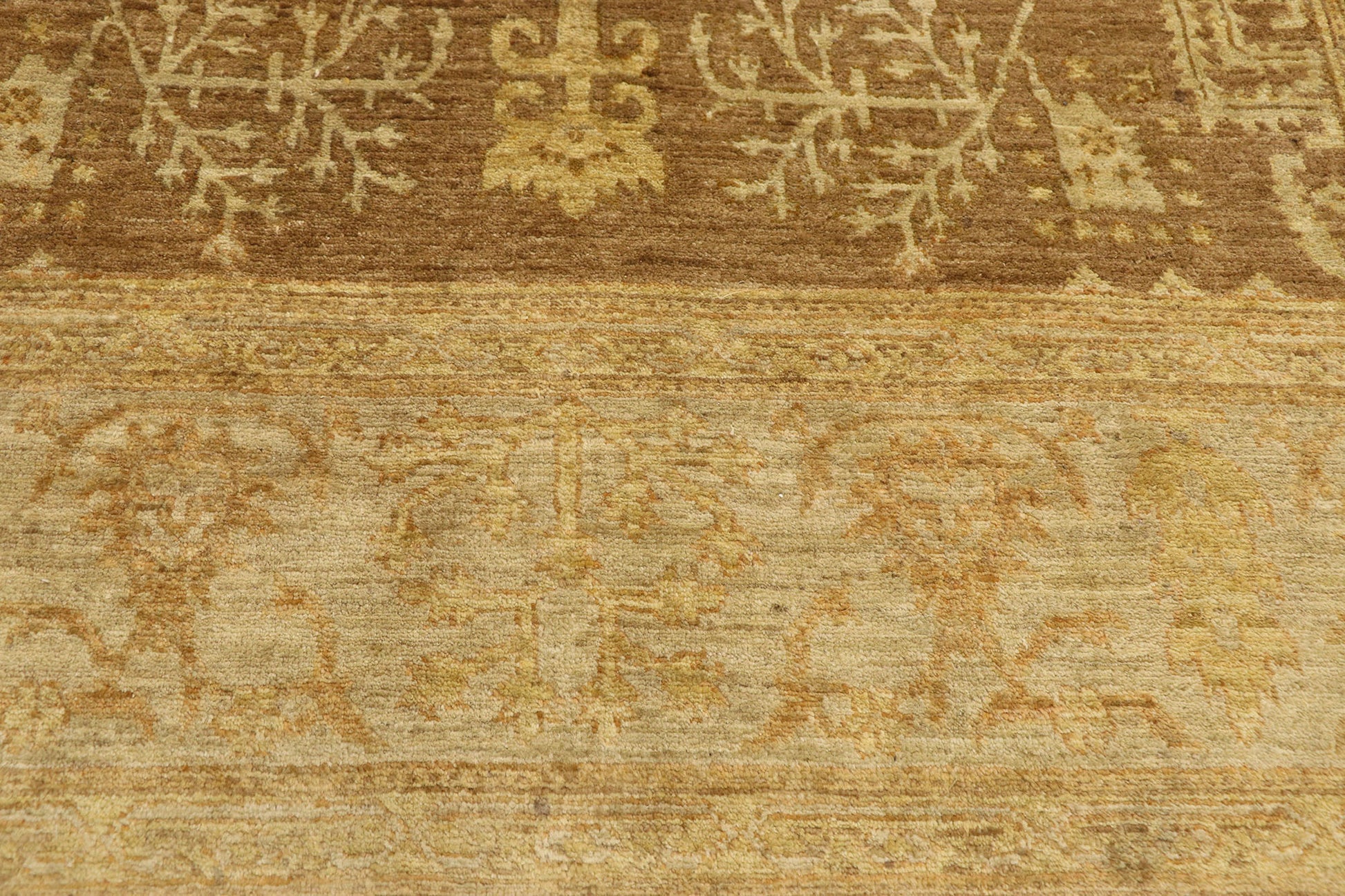 6 x 9 Traditional Indian Rug 77422