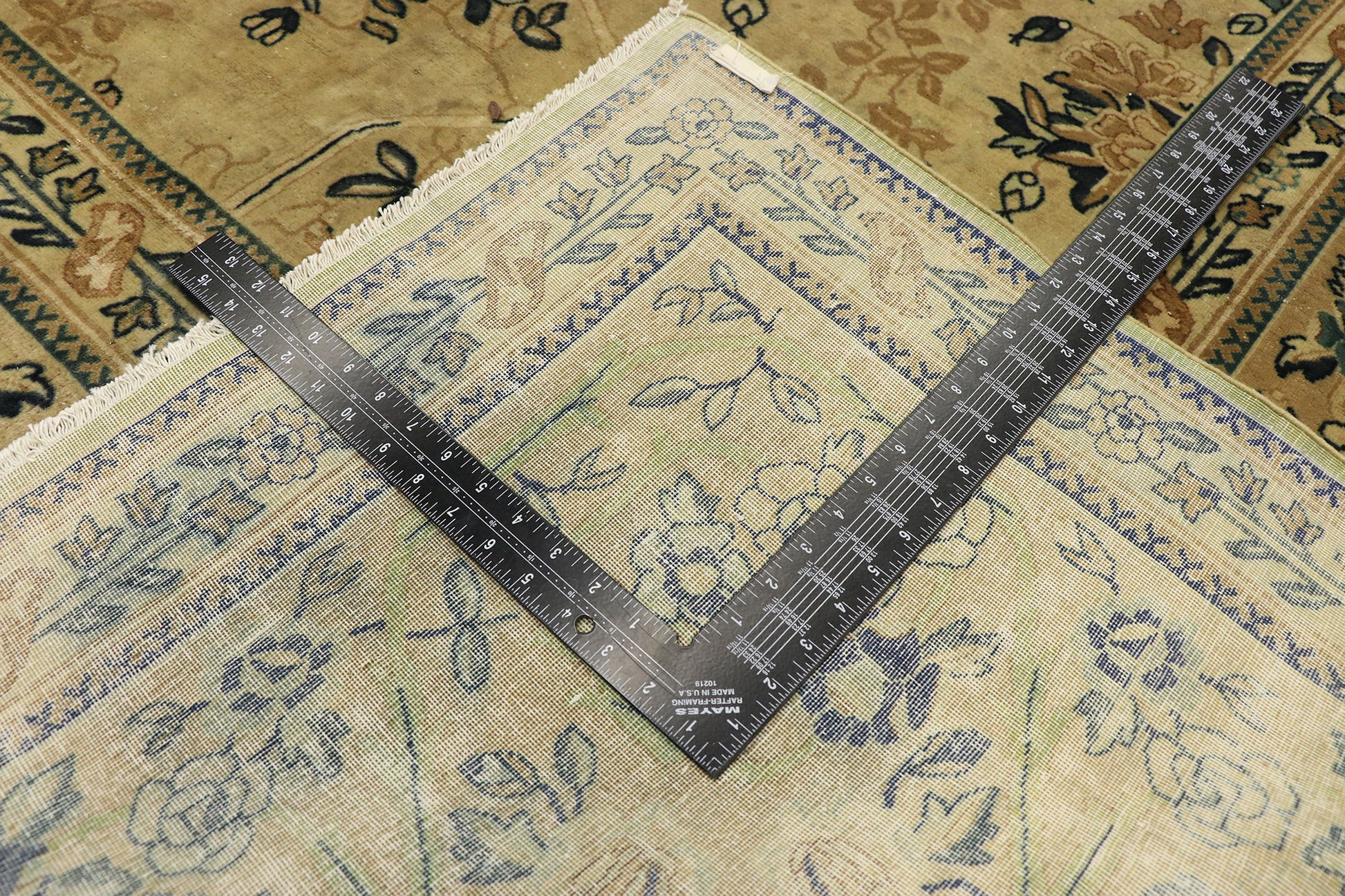 13 x 19 Antique-Worn Indian Mogul Rug 77431