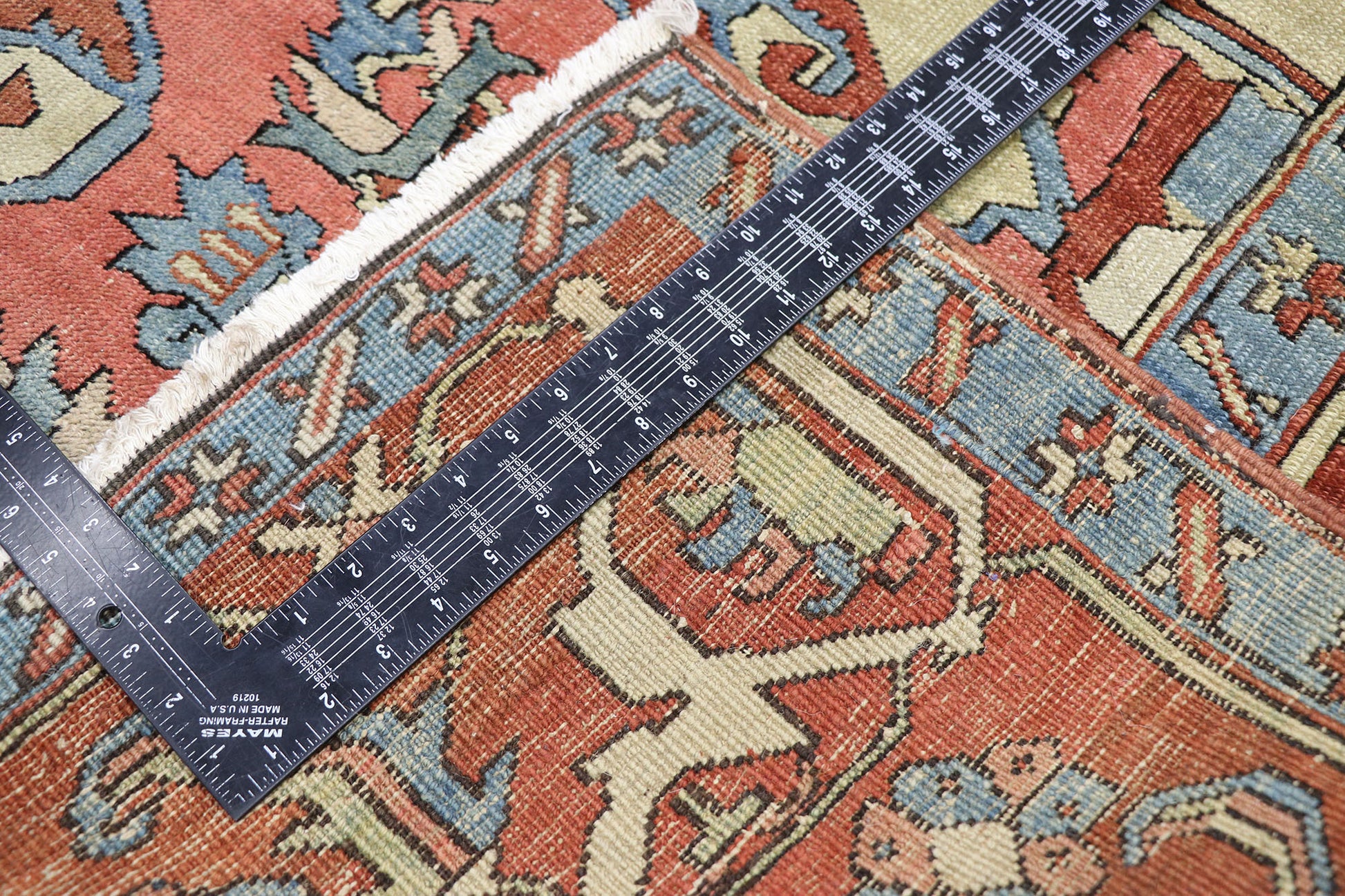 9 x 12 Antique Persian Serapi Rug 77539