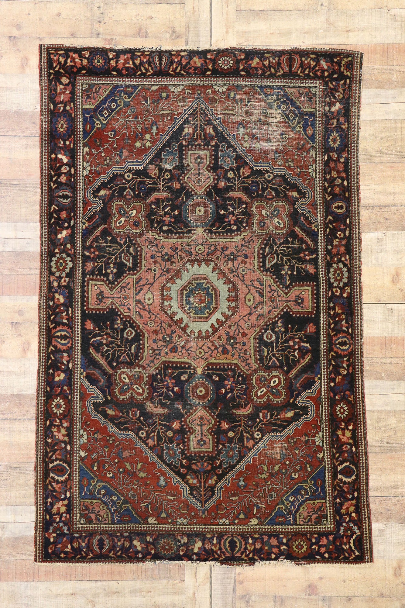 4 x 6 Antique Persian Farahan Rug 77609