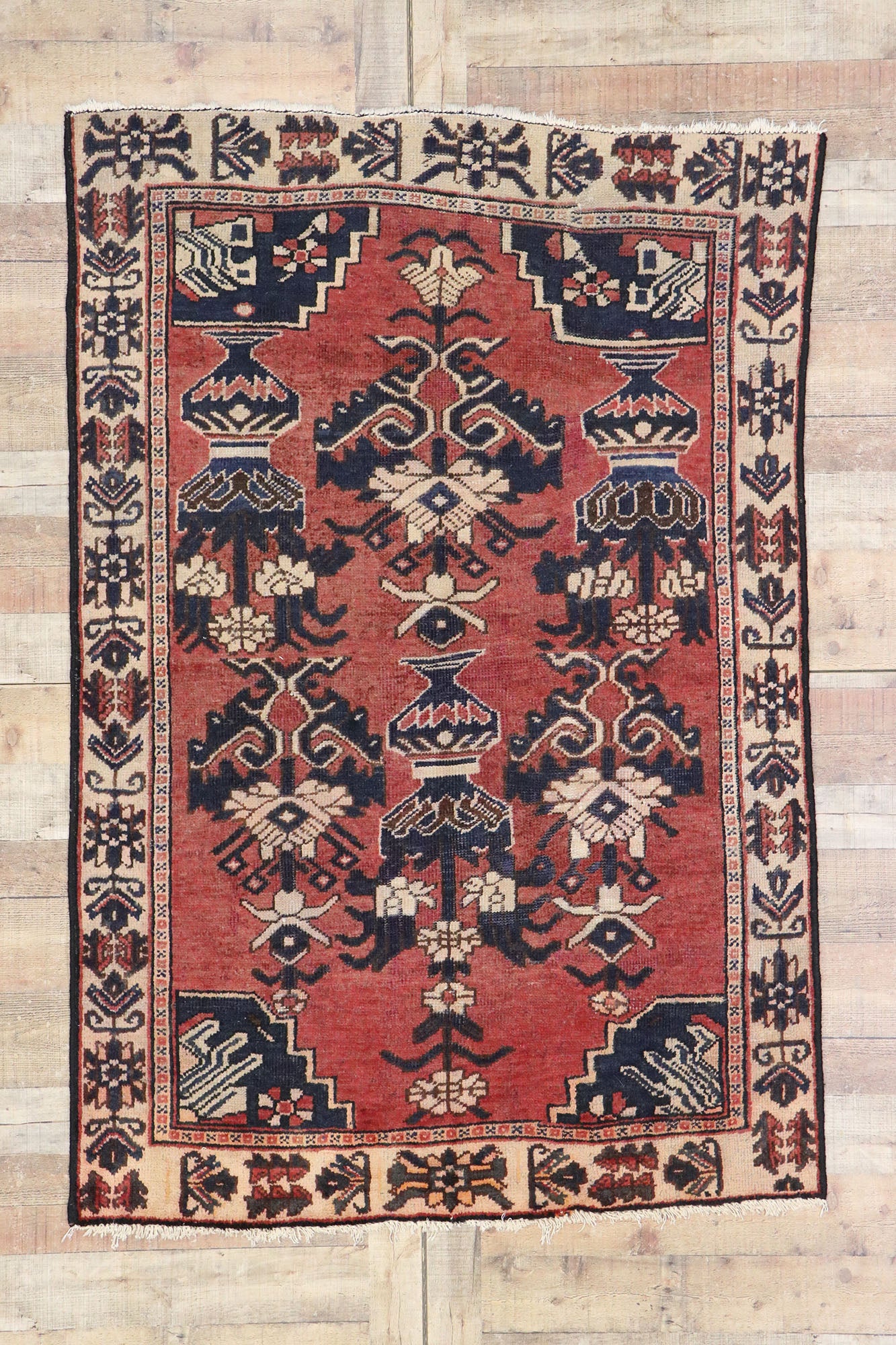 4 x 6 Vintage Persian Bakhtiari Rug 77715