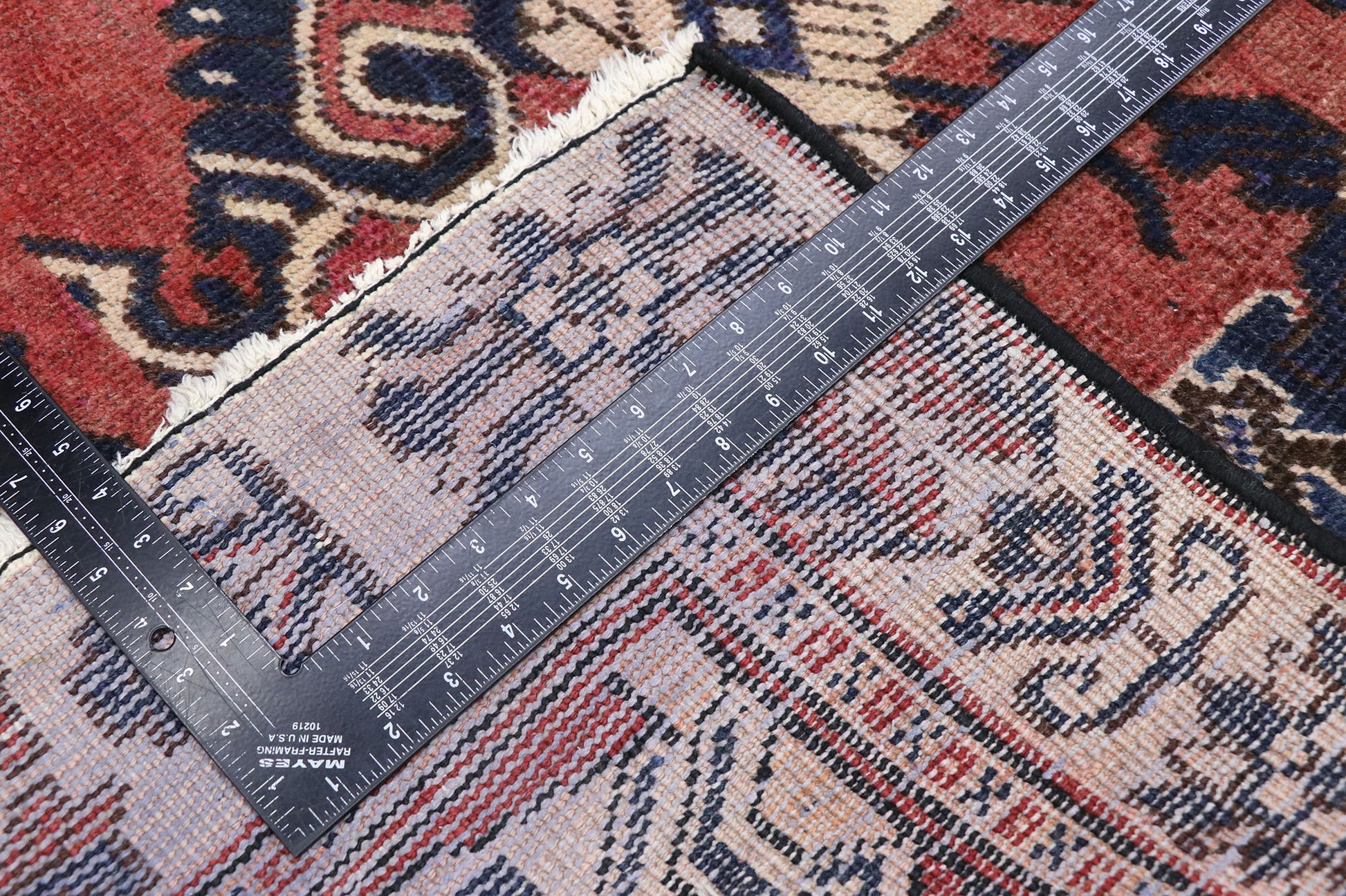 4 x 6 Vintage Persian Bakhtiari Rug 77715