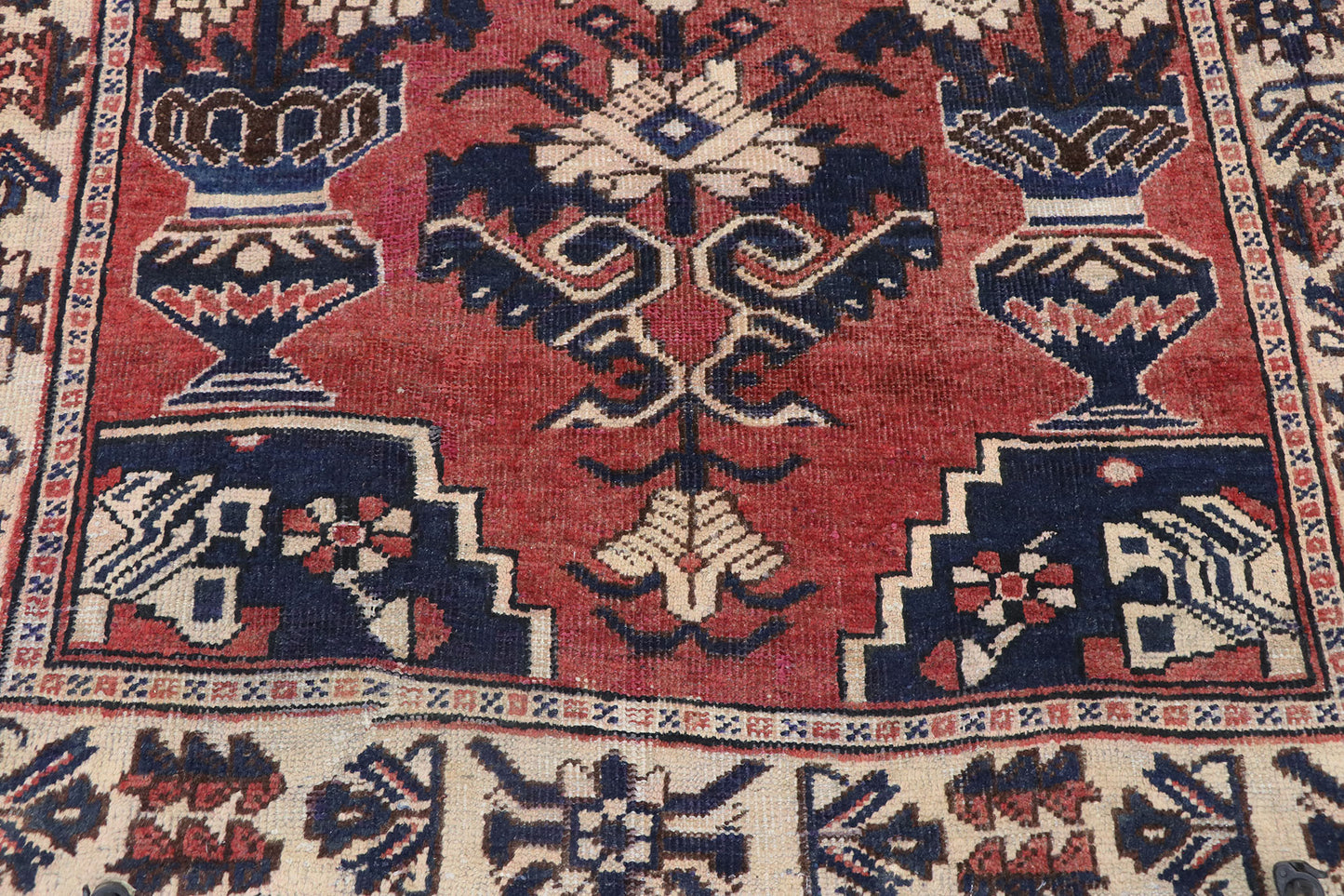 4 x 6 Vintage Persian Bakhtiari Rug 77715