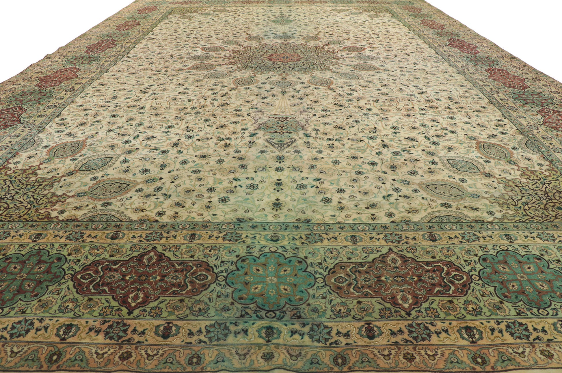 13 x 19 Vintage Persian Tabriz Rug 77744