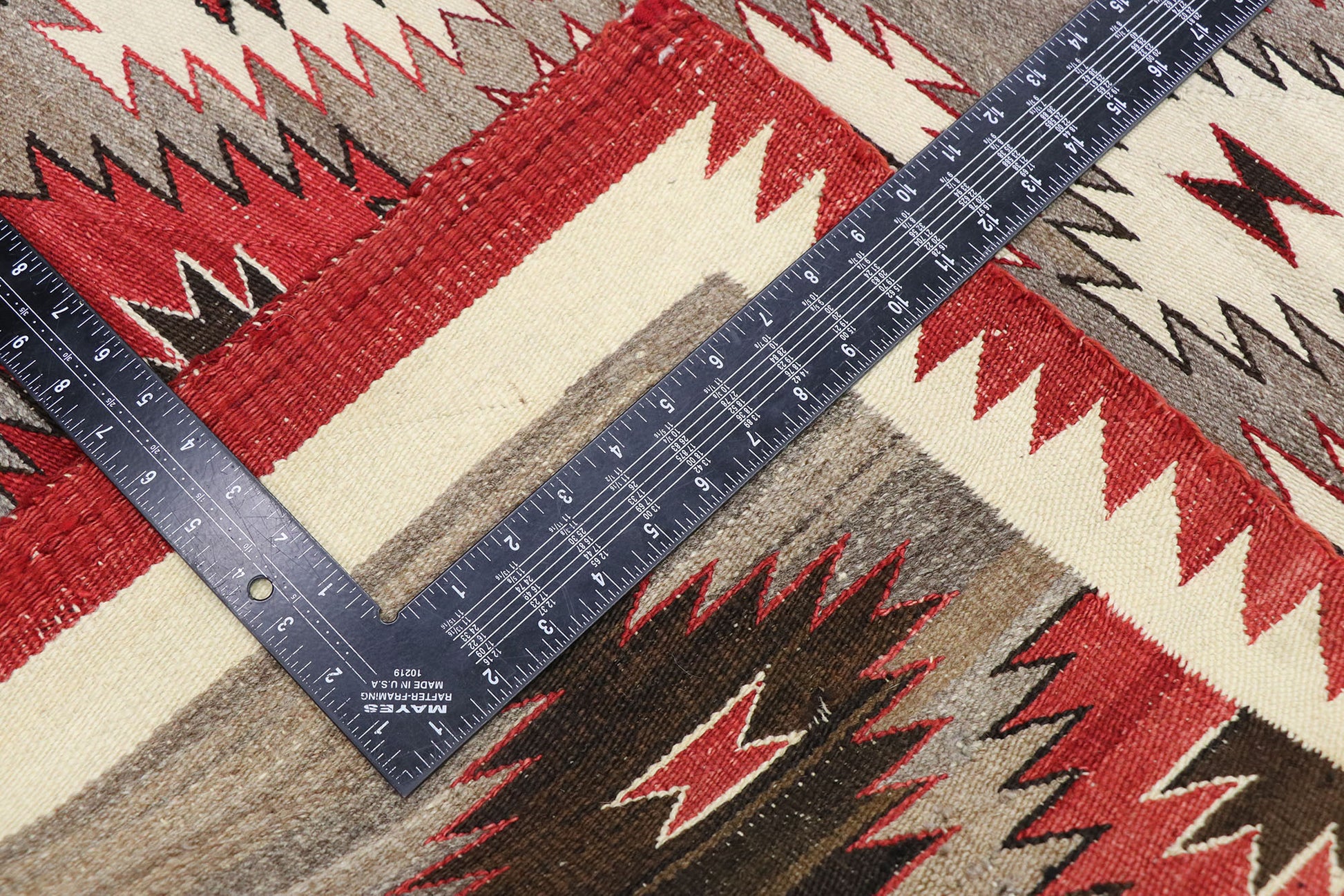 3 x 4 Vintage Eye Dazzler Navajo Rug 77765