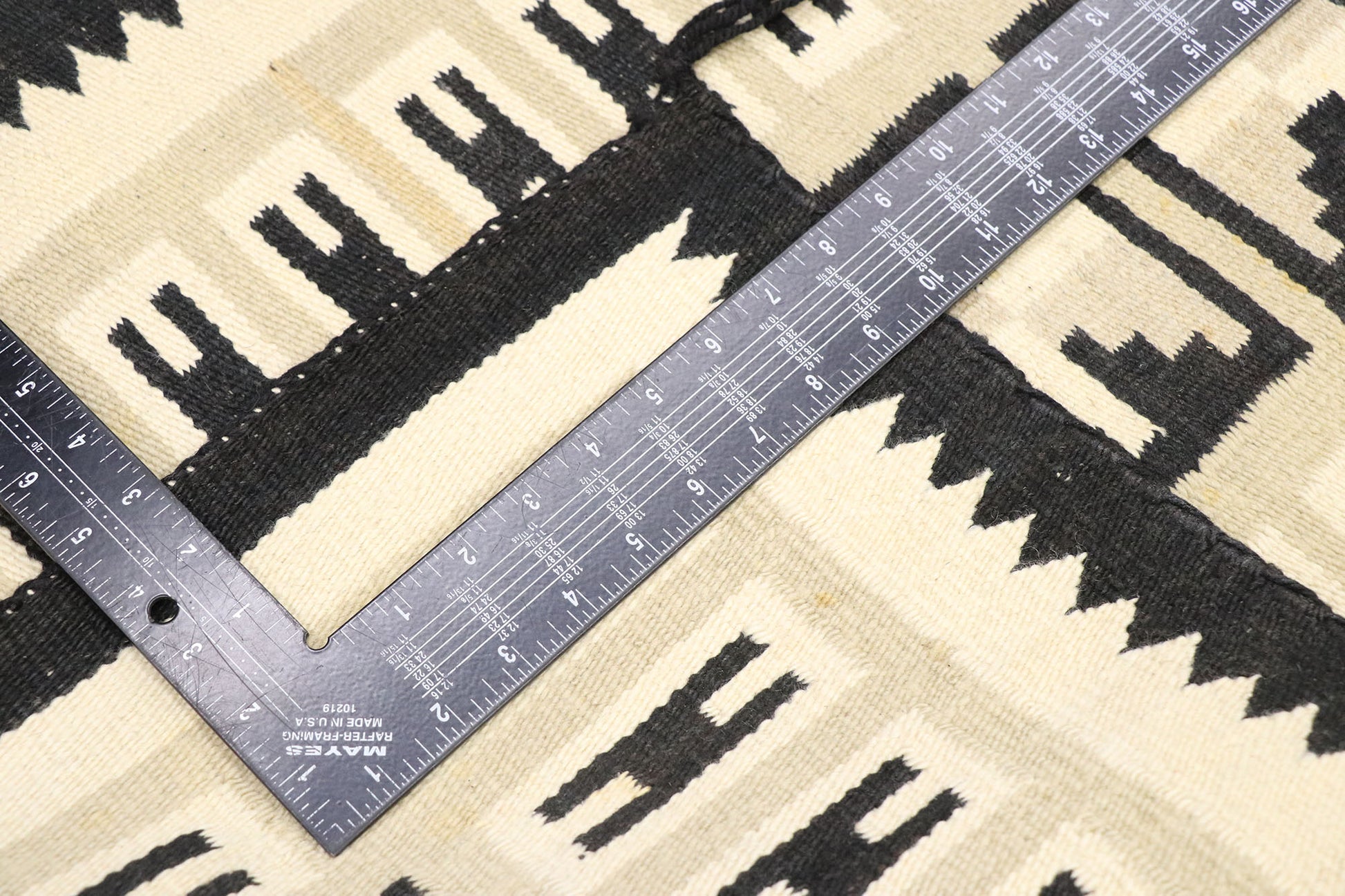 2 x 3 Vintage Eye Dazzler Navajo Rug 77776