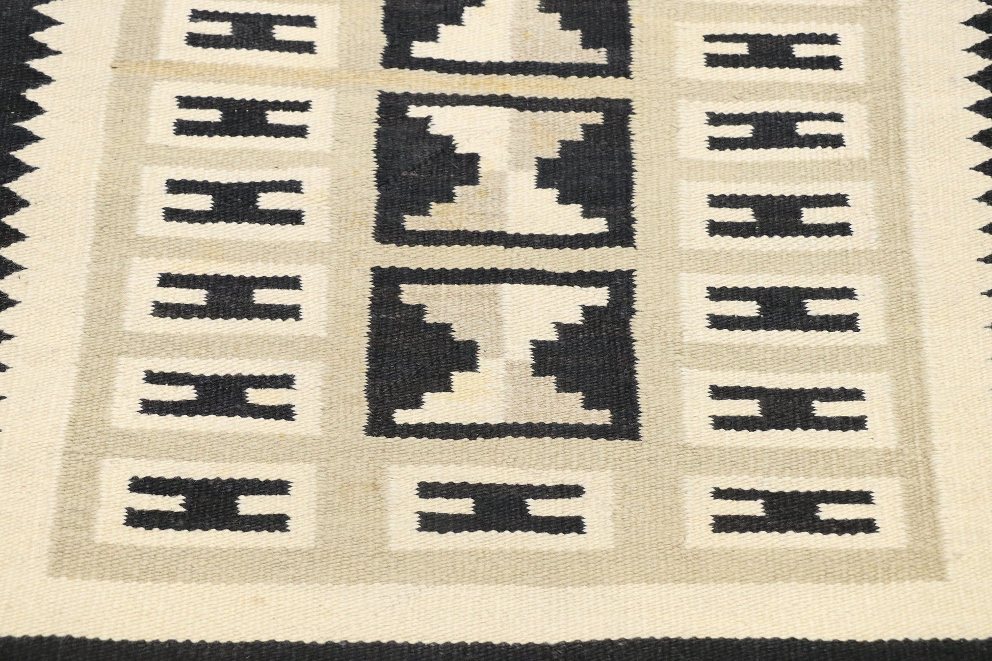 2 x 3 Vintage Eye Dazzler Navajo Rug 77776