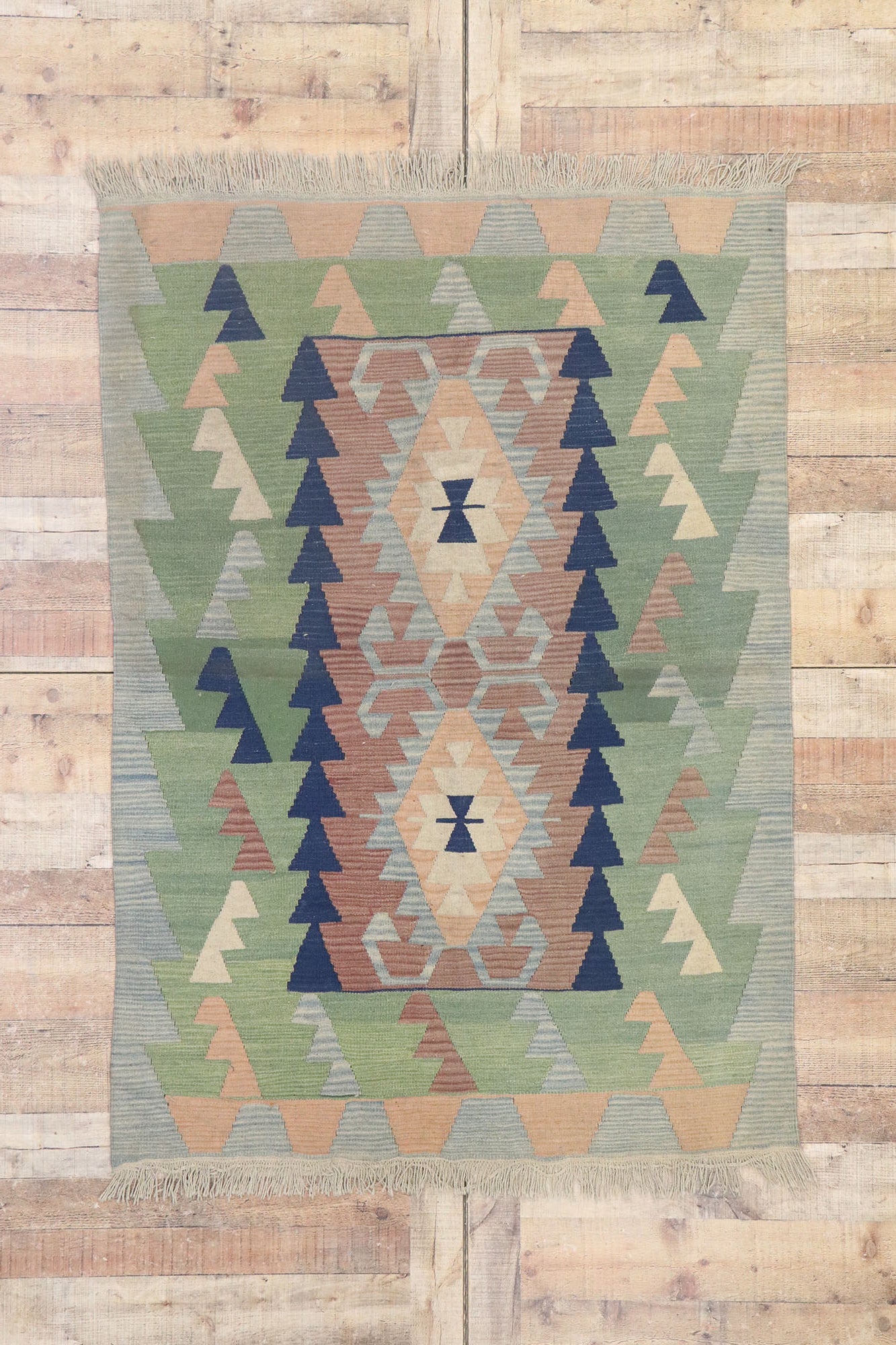 4 x 6 Vintage Persian Shiraz Kilim Rug 77806