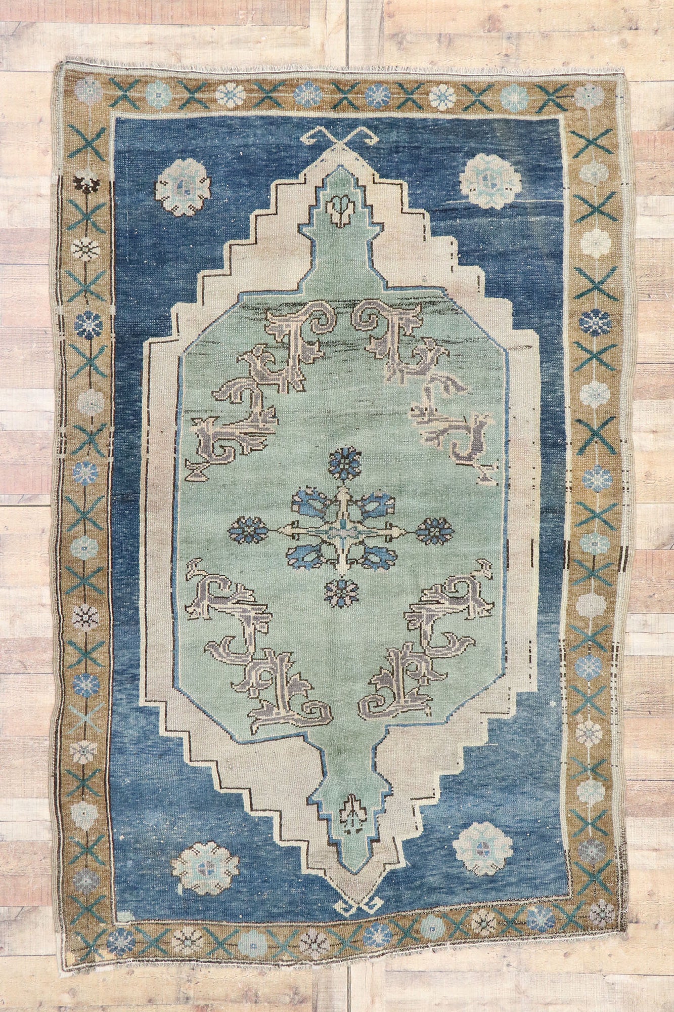 5 x 8 Vintage Turkish Oushak Rug 77927