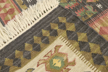 5 x 8 Vintage Persian Kilim Rug 77943