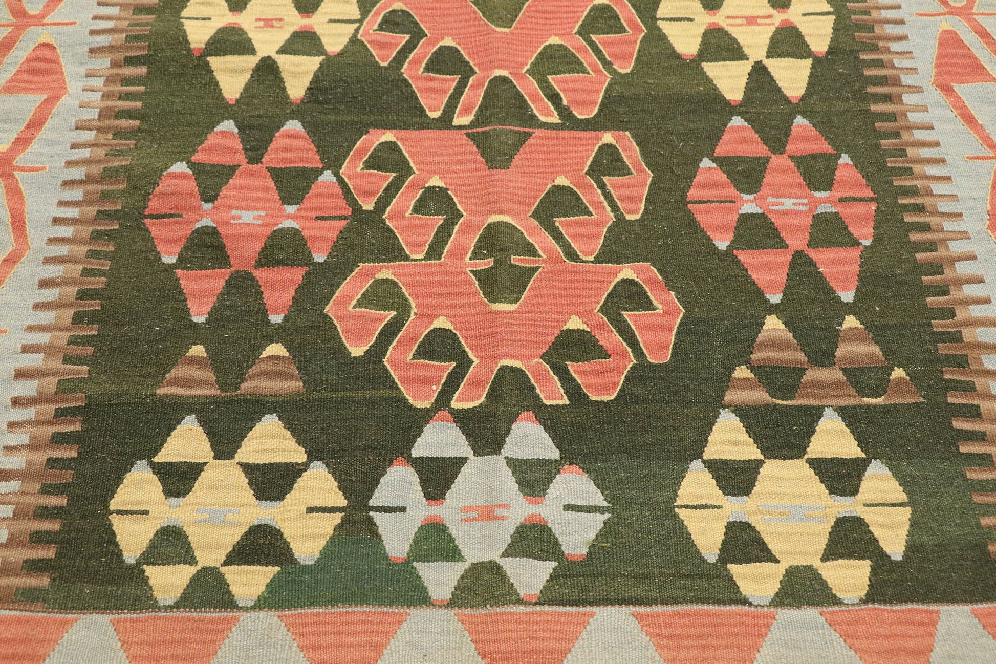 4 x 6 Vintage Persian Shiraz Kilim Rug 77995