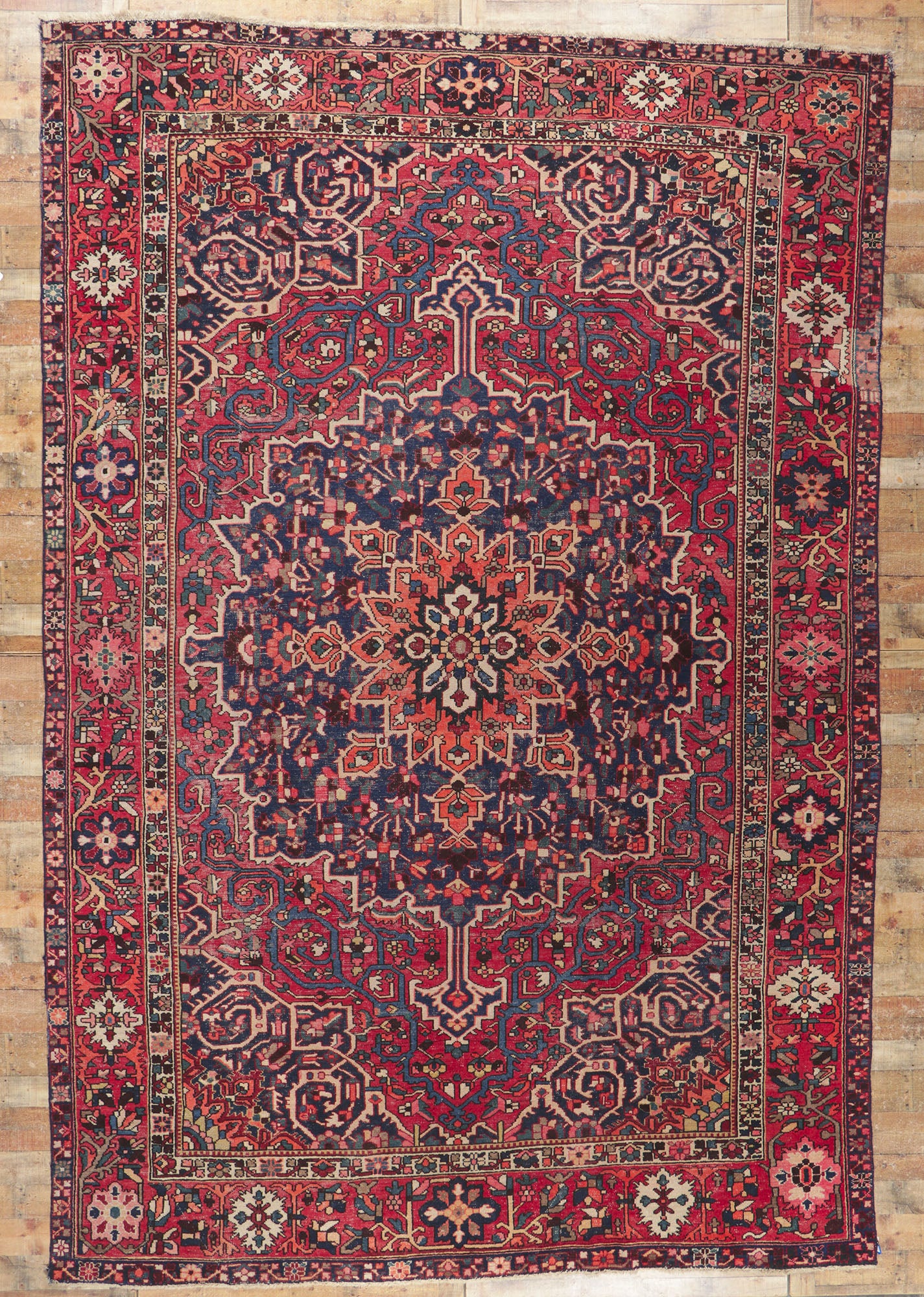 10 x 15 Vintage Persian Bakhtiari Rug 78093