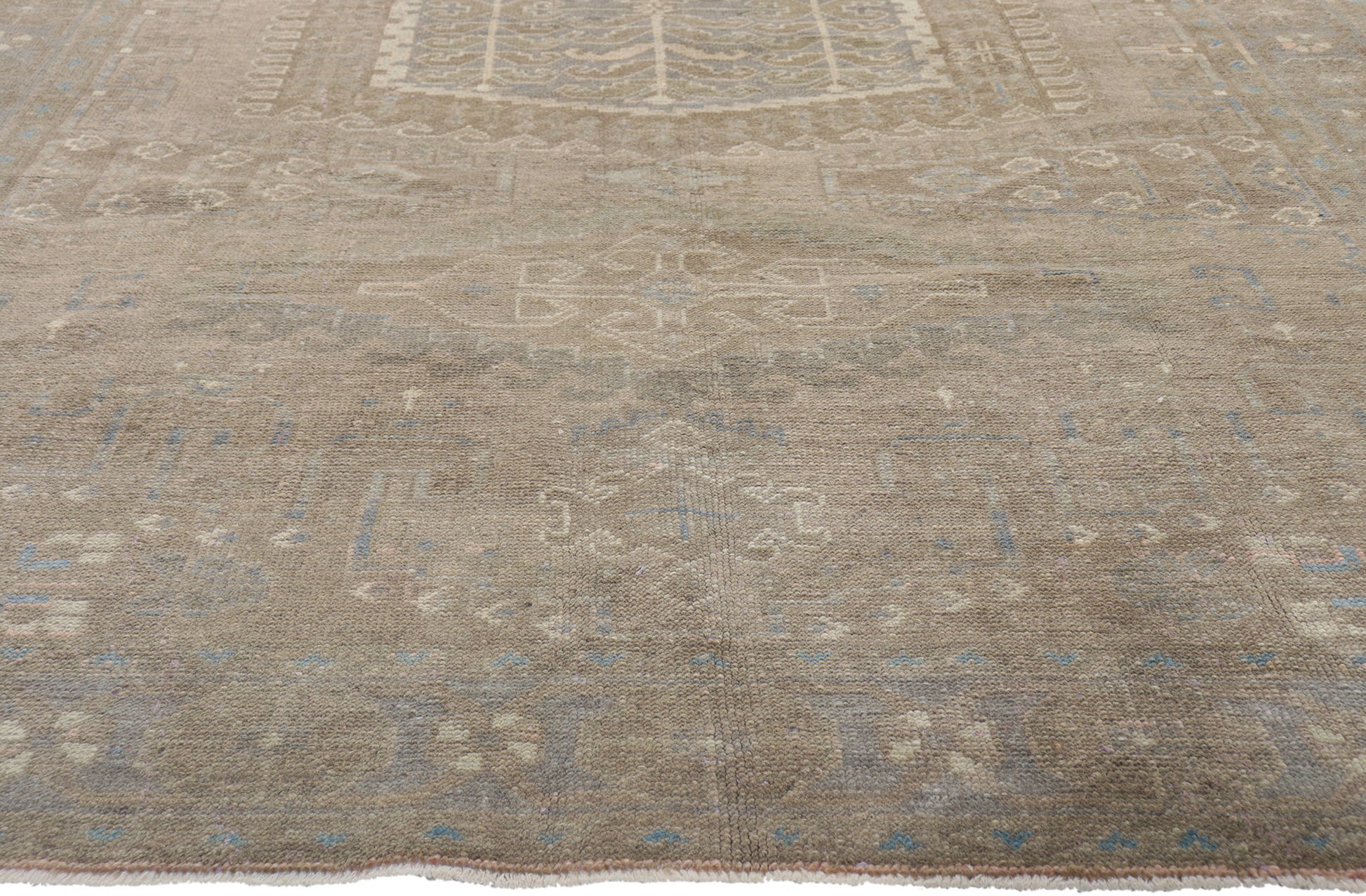 7 x 10 Vintage Persian Viss Rug 61189