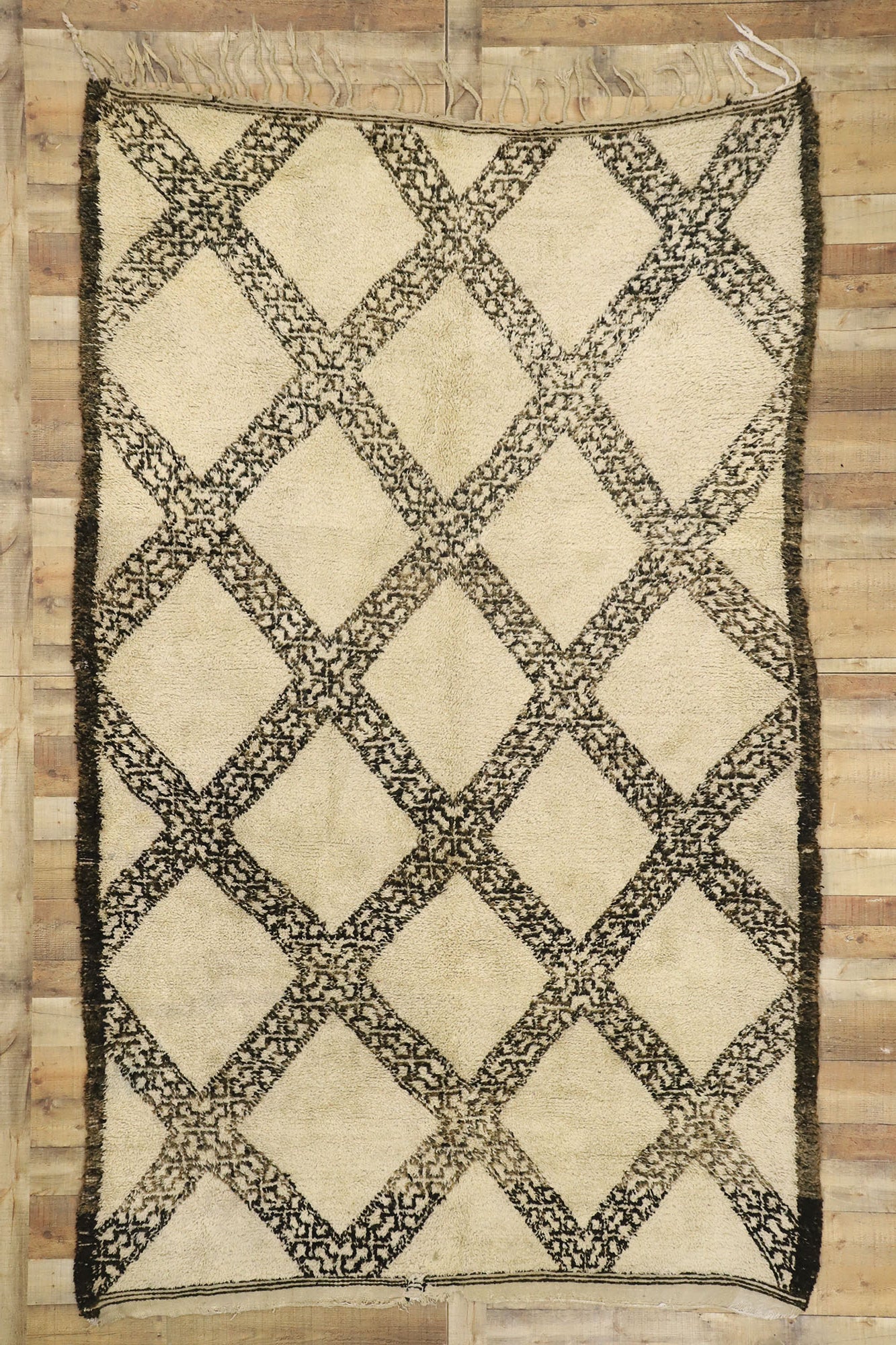 7 x 10 Vintage Moroccan Beni Ourain Rug 20904