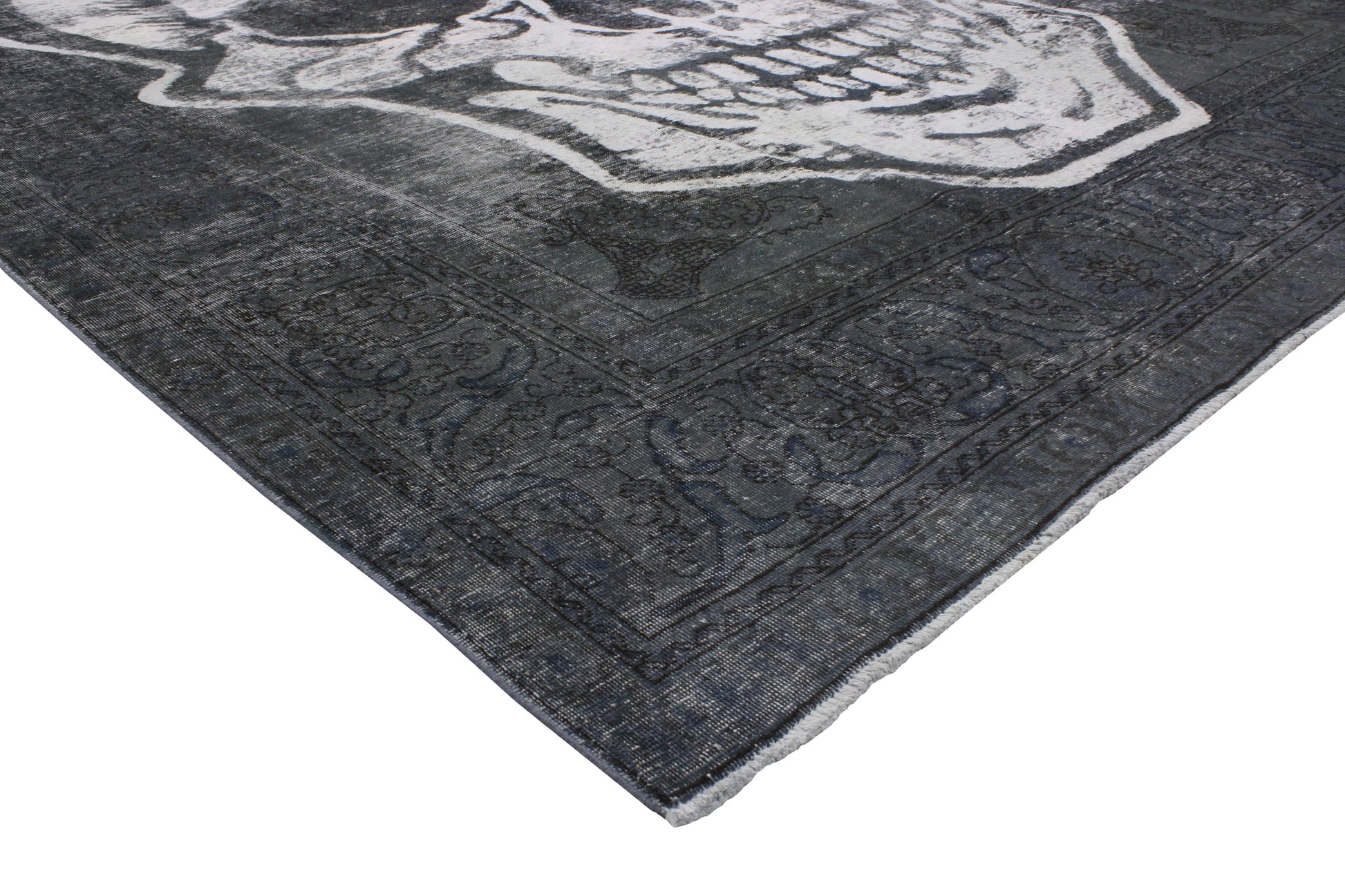 10 x 13 Vintage Overdyed Skull Rug 80275