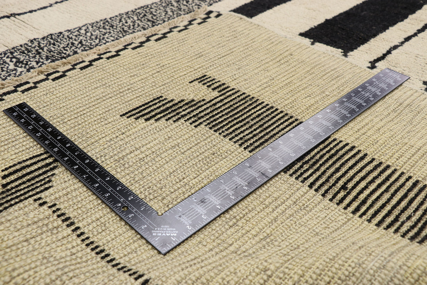 10 x 14 Figurative Moroccan Area Rug 80531