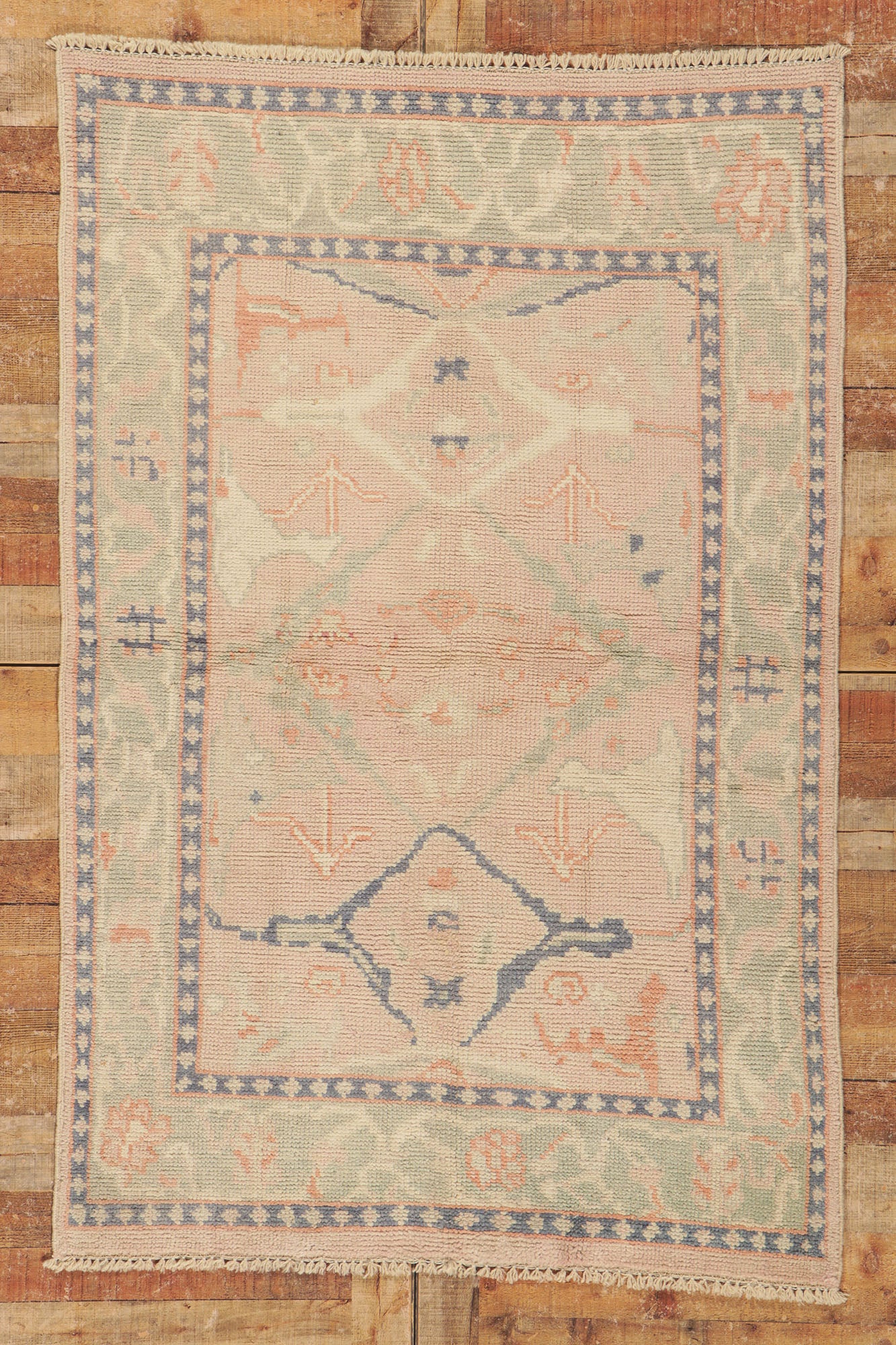 4 x 6 Vintage-Inspired Oushak Rug 80690