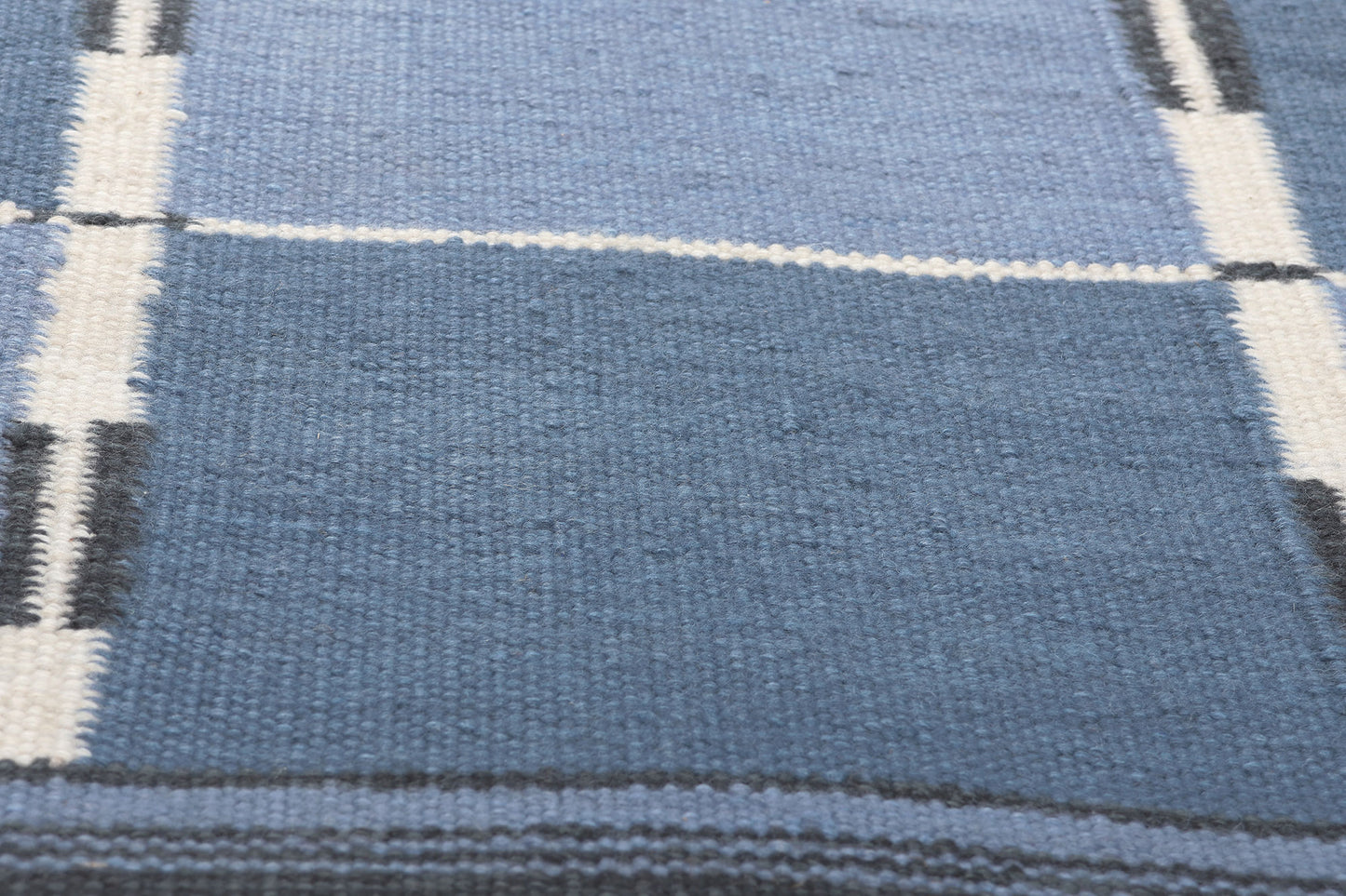 9 x 12 Swedish Inspired Kilim Rug 30940