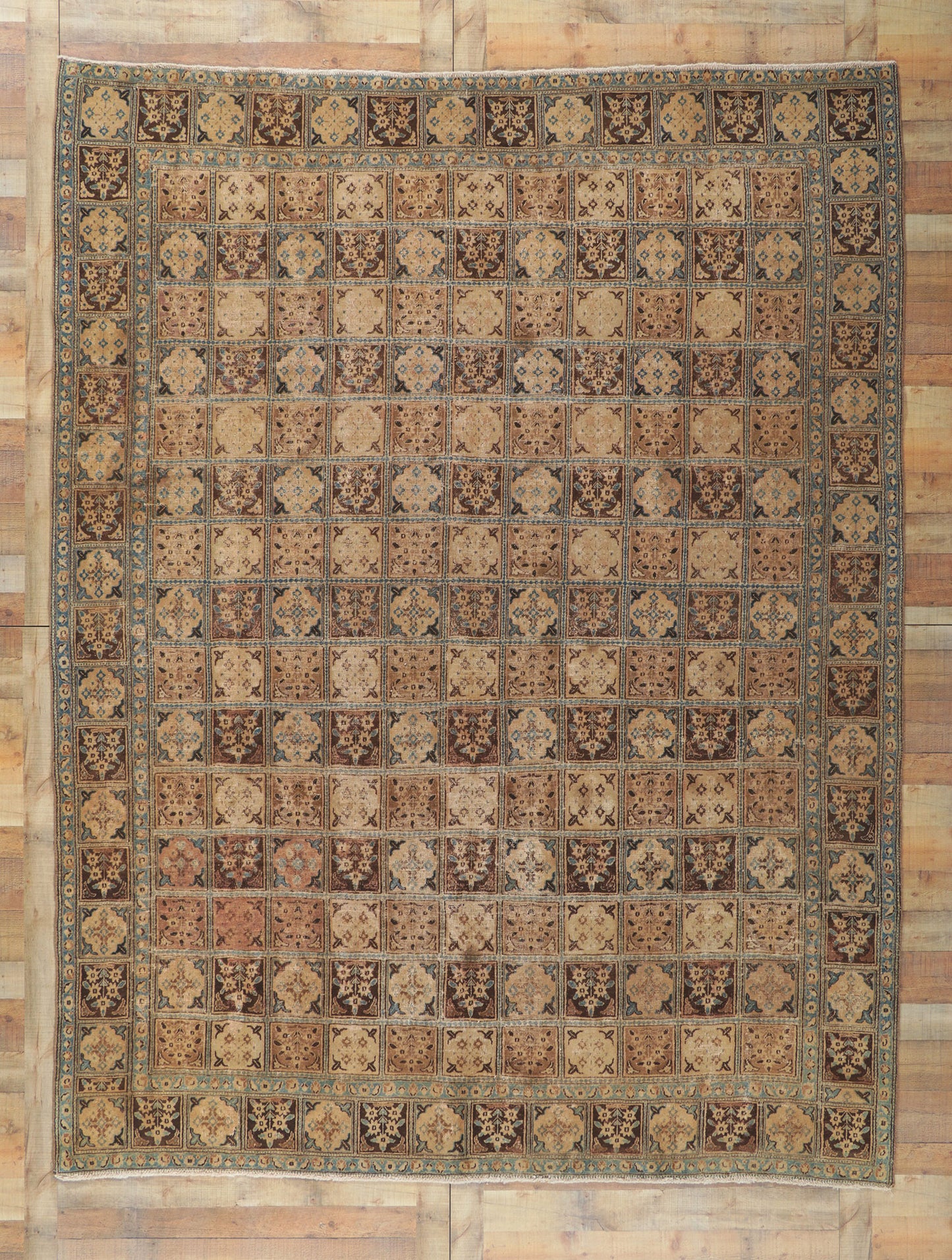 9 x 11 Antique Persian Bakhtiari Rug 76841