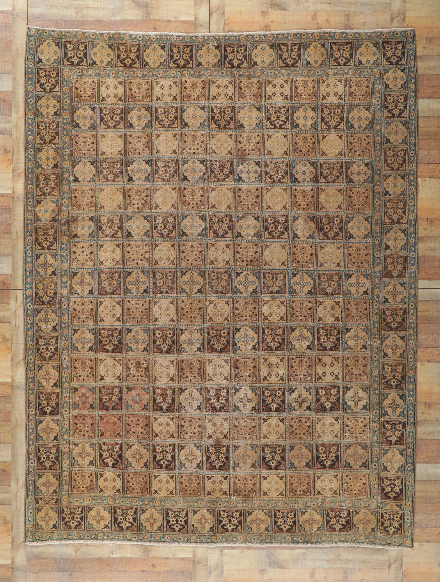 9 x 11 Antique Persian Bakhtiari Rug 76841