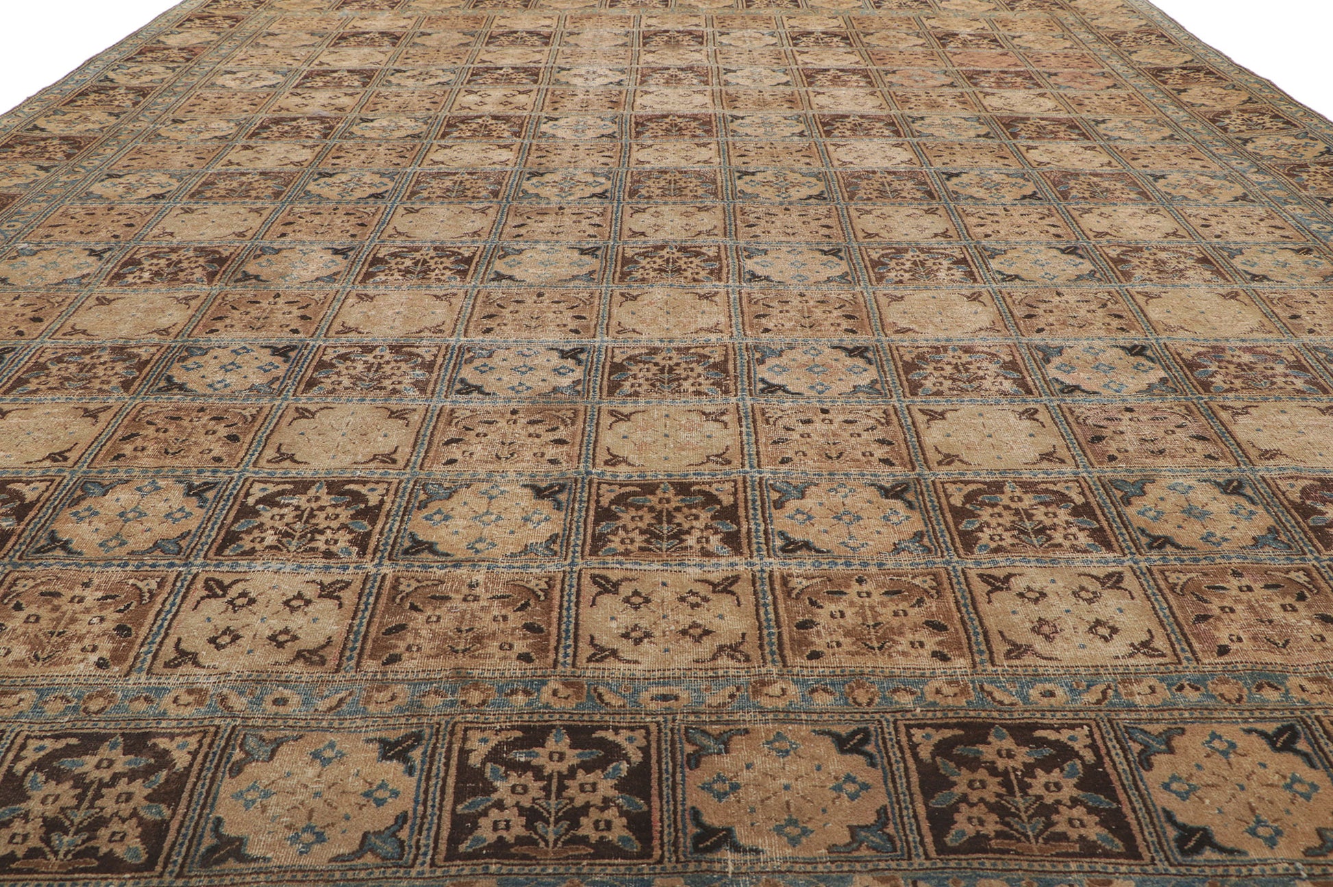 9 x 11 Antique Persian Bakhtiari Rug 76841