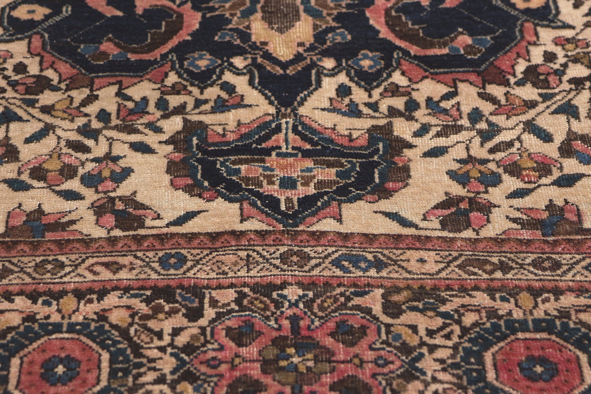 4 x 6 Antique Persian Sarouk Farahan Rug 78683