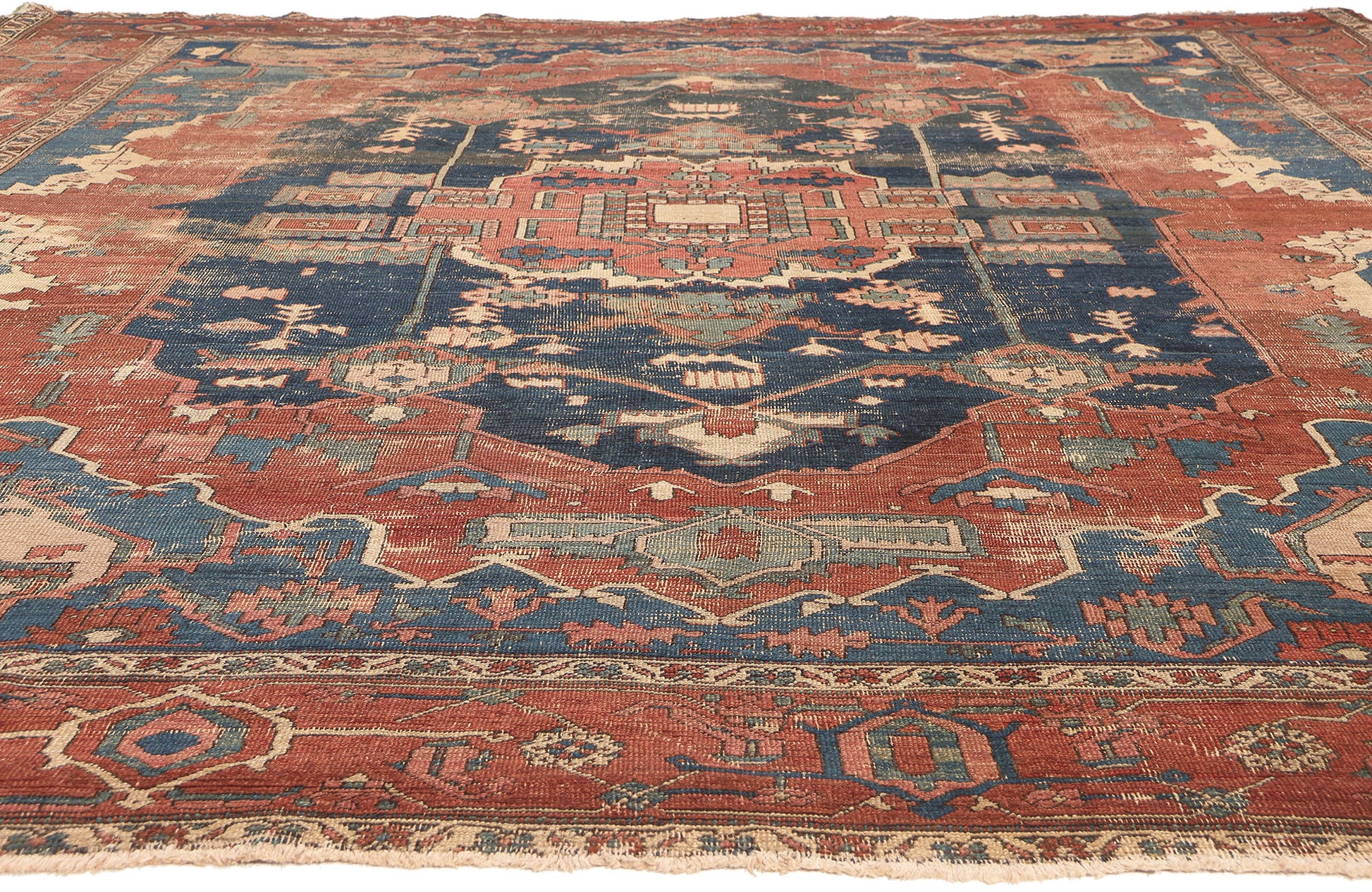 10 x 13 Antique-Worn Persian Serapi Rug 78547