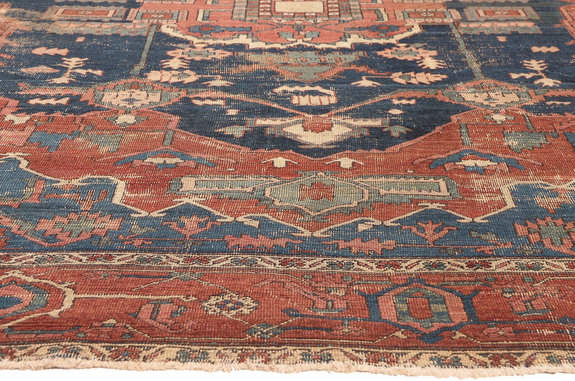 10 x 13 Antique-Worn Persian Serapi Rug 78547