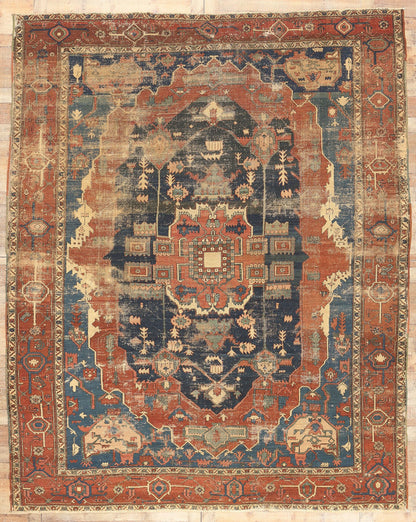 10 x 13 Antique-Worn Persian Serapi Rug 78547