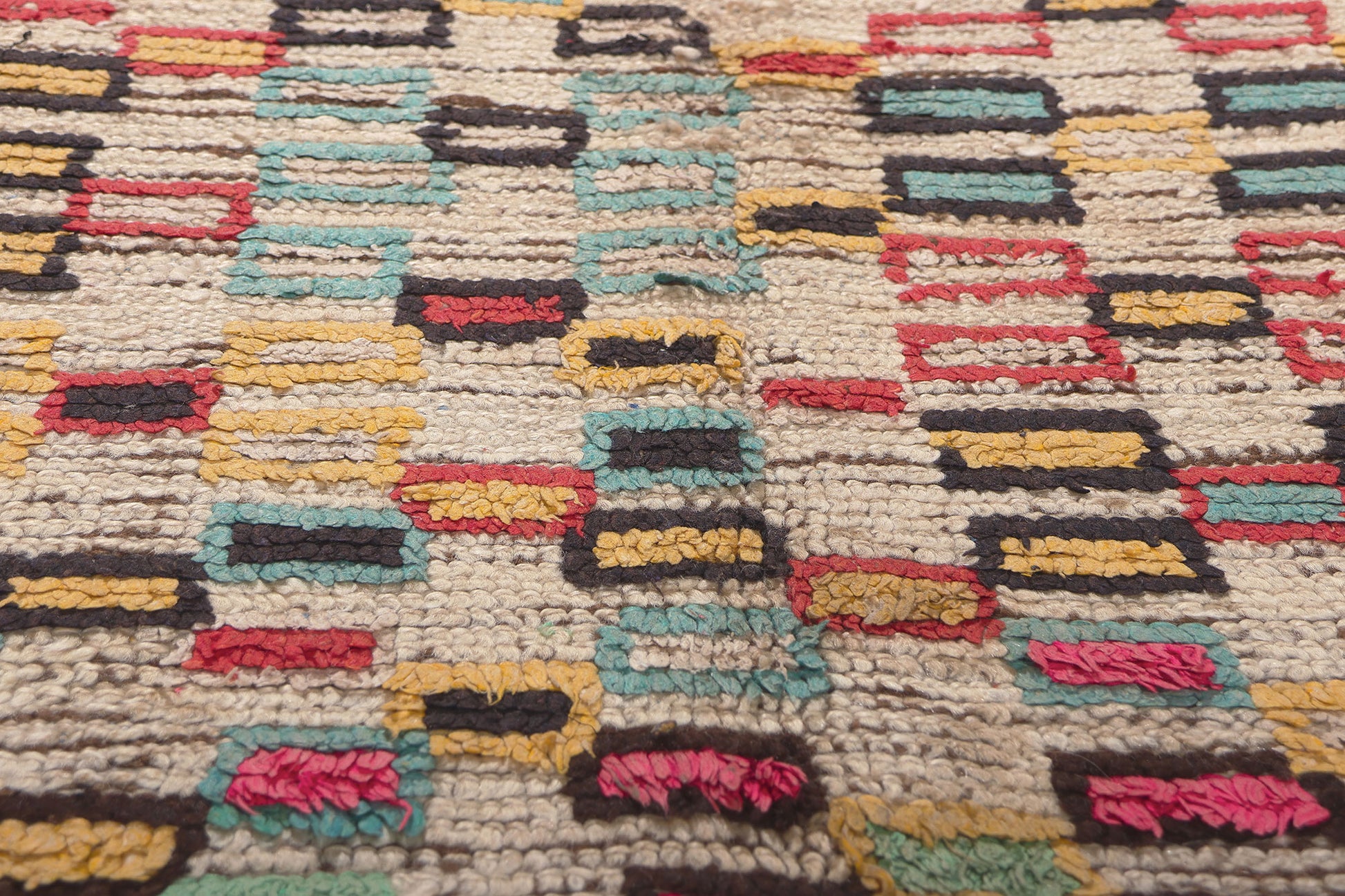 4 x 6 Colorful Vintage Moroccan Azilal Rug 74554