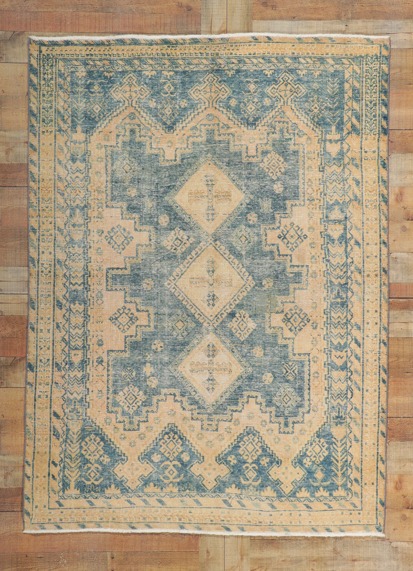 5 x 7 Vintage-Worn Persian Viss Rug 61121