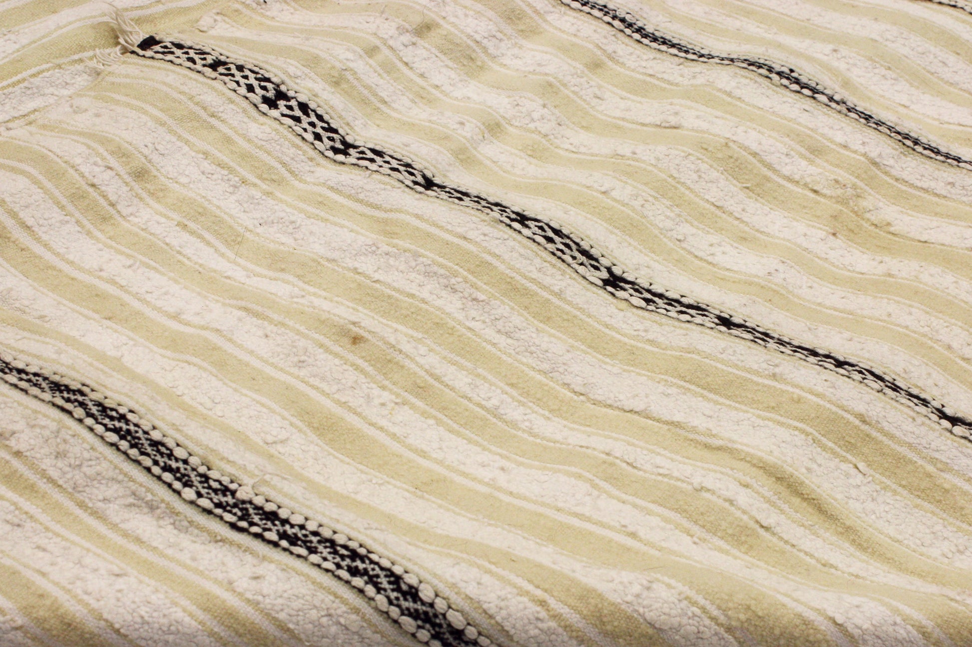 4 x 5 Vintage Moroccan Wedding Blanket 20325