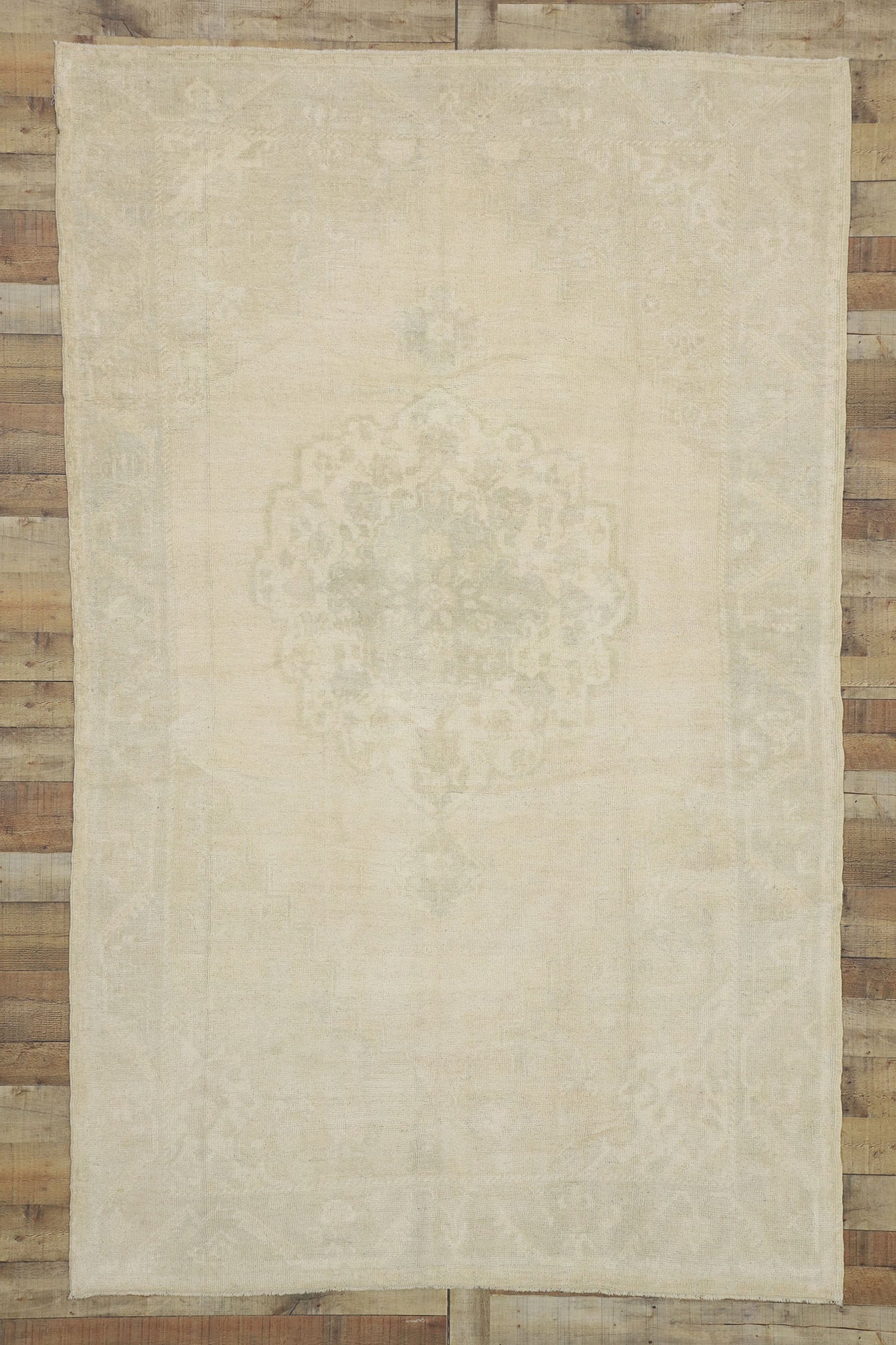 6 x 9 Vintage Turkish Oushak Rug 52499
