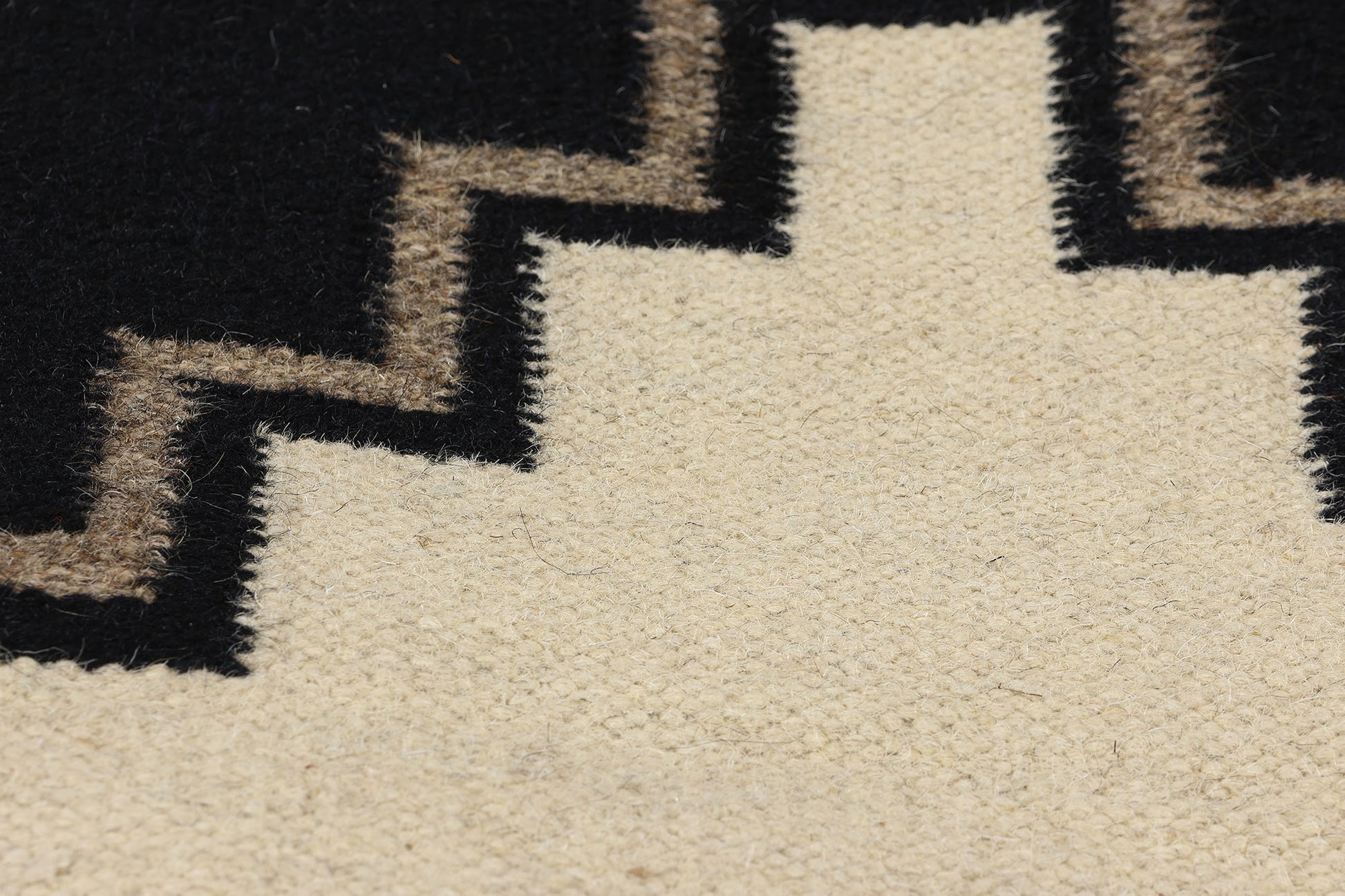 3 x 10 Southwest Modern Crystal Navajo-Style Rug 81050