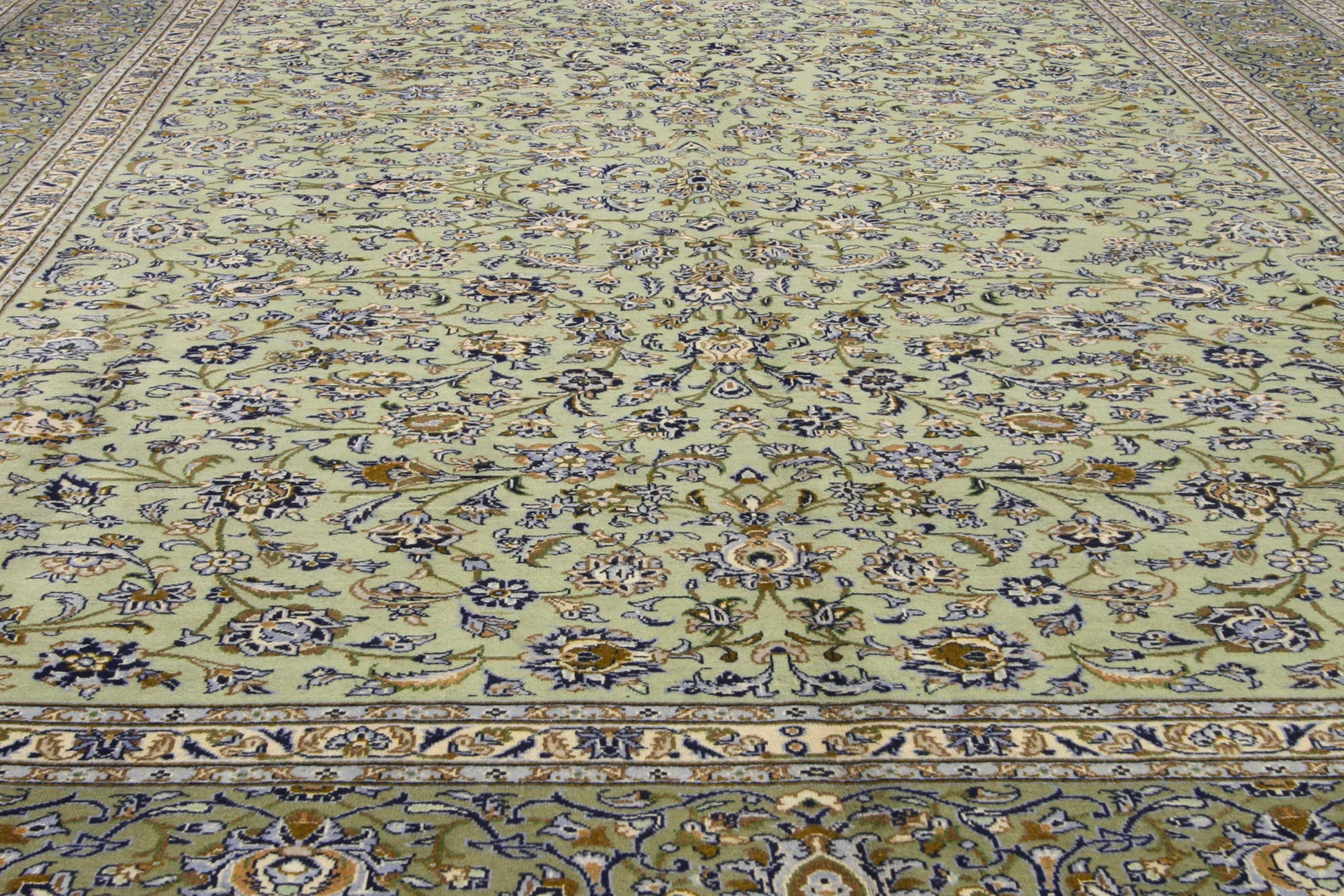 10 x 13 Vintage Persian Yazd Rug 75922