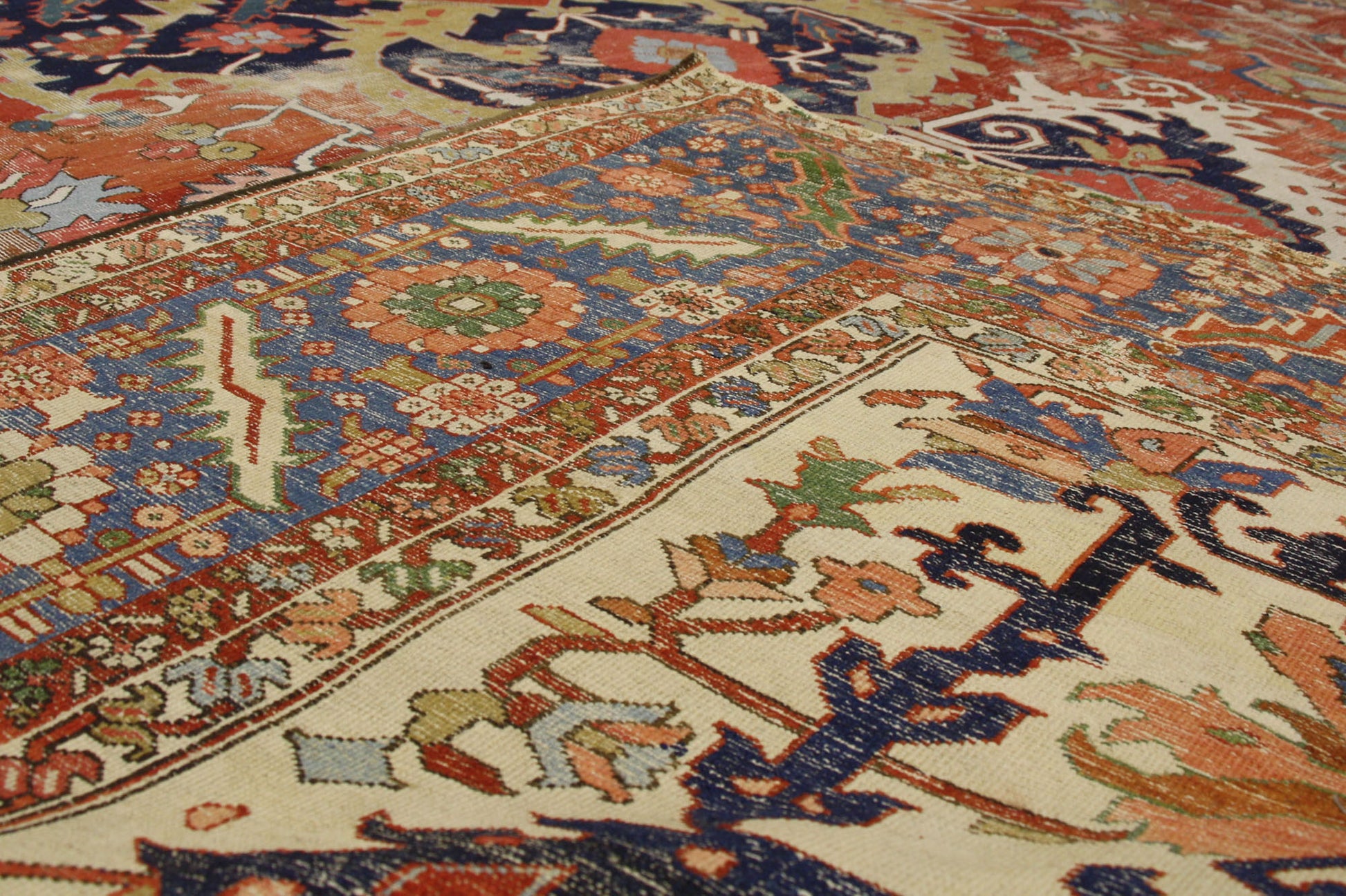 13 x 20 Antique-Worn Persian Serapi Rug 52303