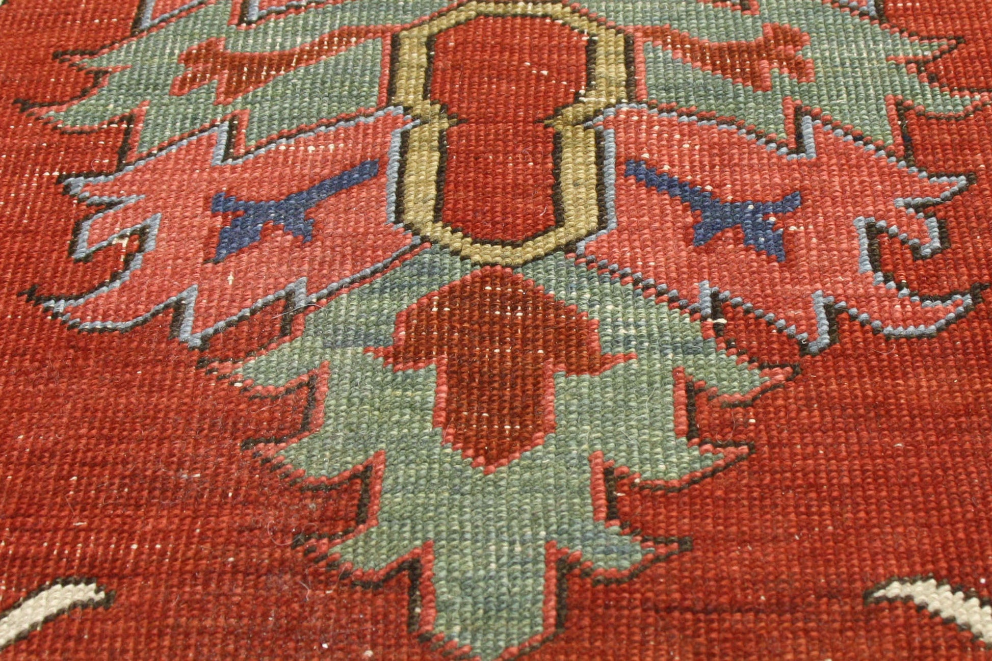 13 x 20 Antique-Worn Persian Serapi Rug 52303