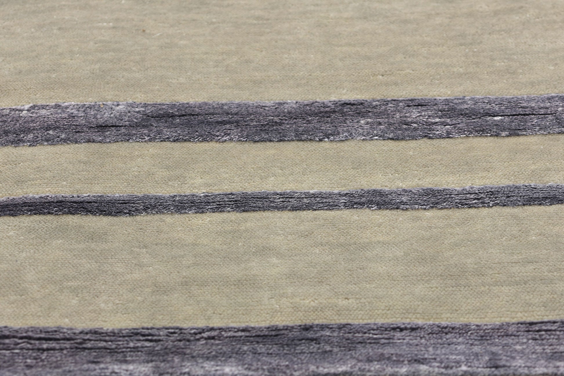 8 x 10 Transitional High-Low Wool and Silk Rug 31021