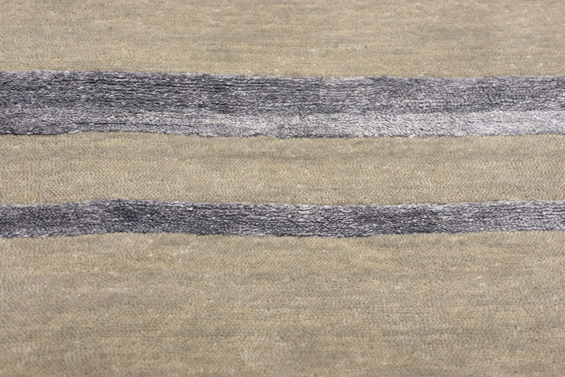 9 x 12 Contemporary Art Deco High-Low Wool and Silk Rug 31008