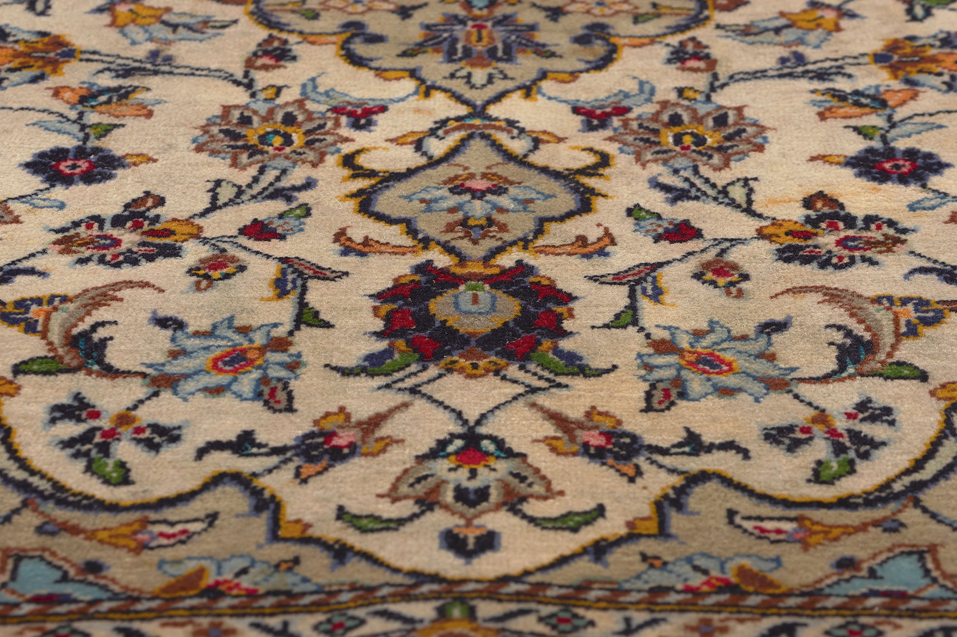 4 x 6 Vintage Persian Kashan Rug 78701